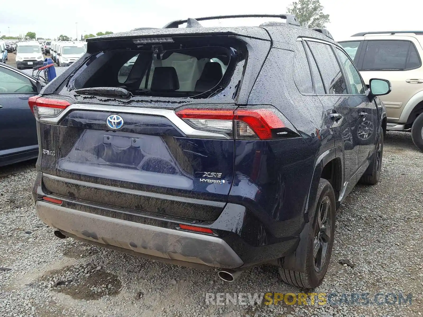 4 Photograph of a damaged car 2T3EWRFV4KW043217 TOYOTA RAV4 2019