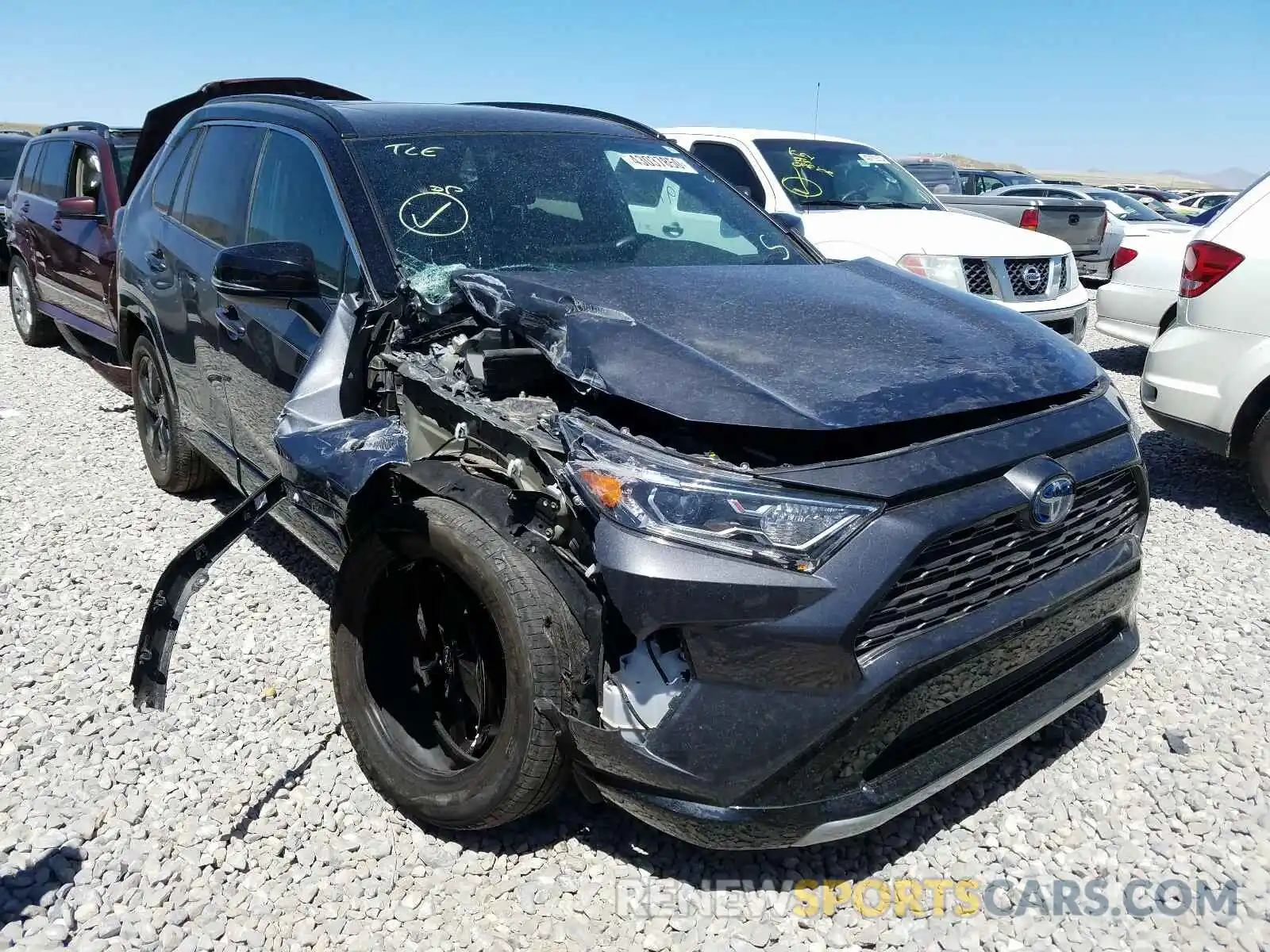 1 Photograph of a damaged car 2T3EWRFV5KW006371 TOYOTA RAV4 2019