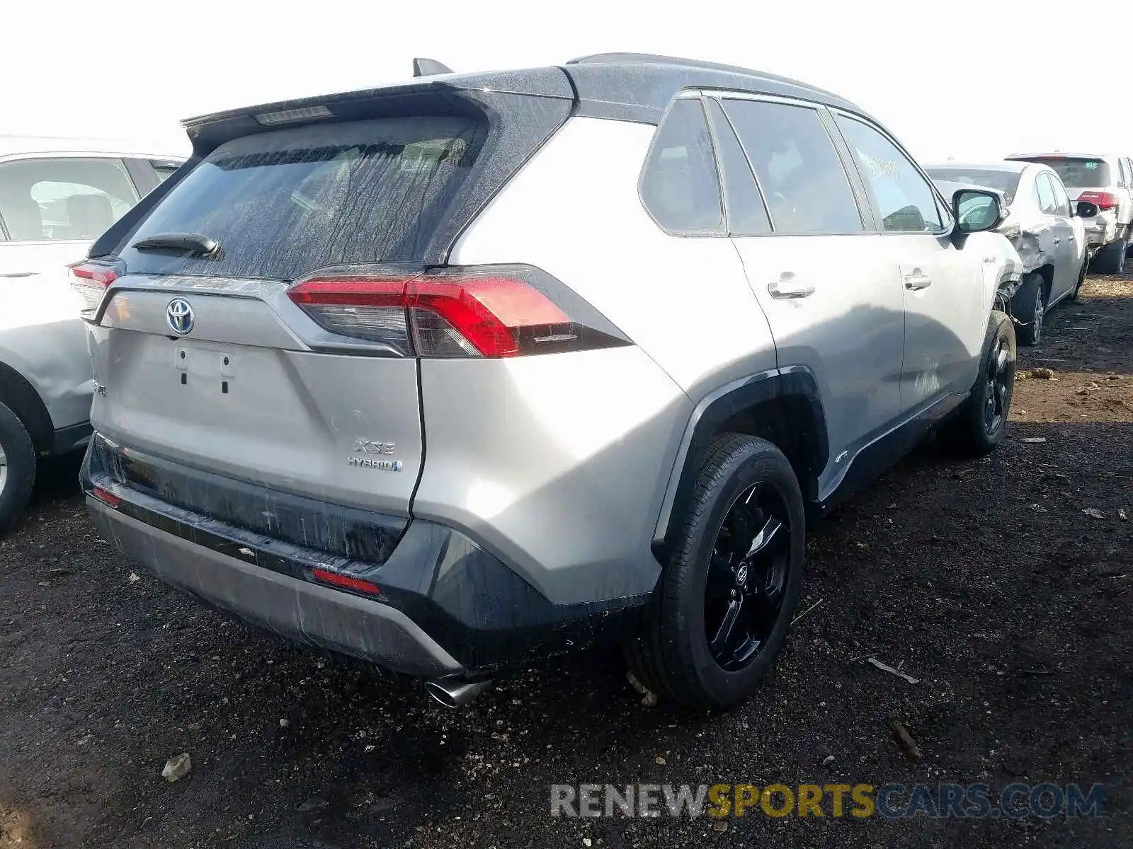 4 Photograph of a damaged car 2T3EWRFV5KW016463 TOYOTA RAV4 2019