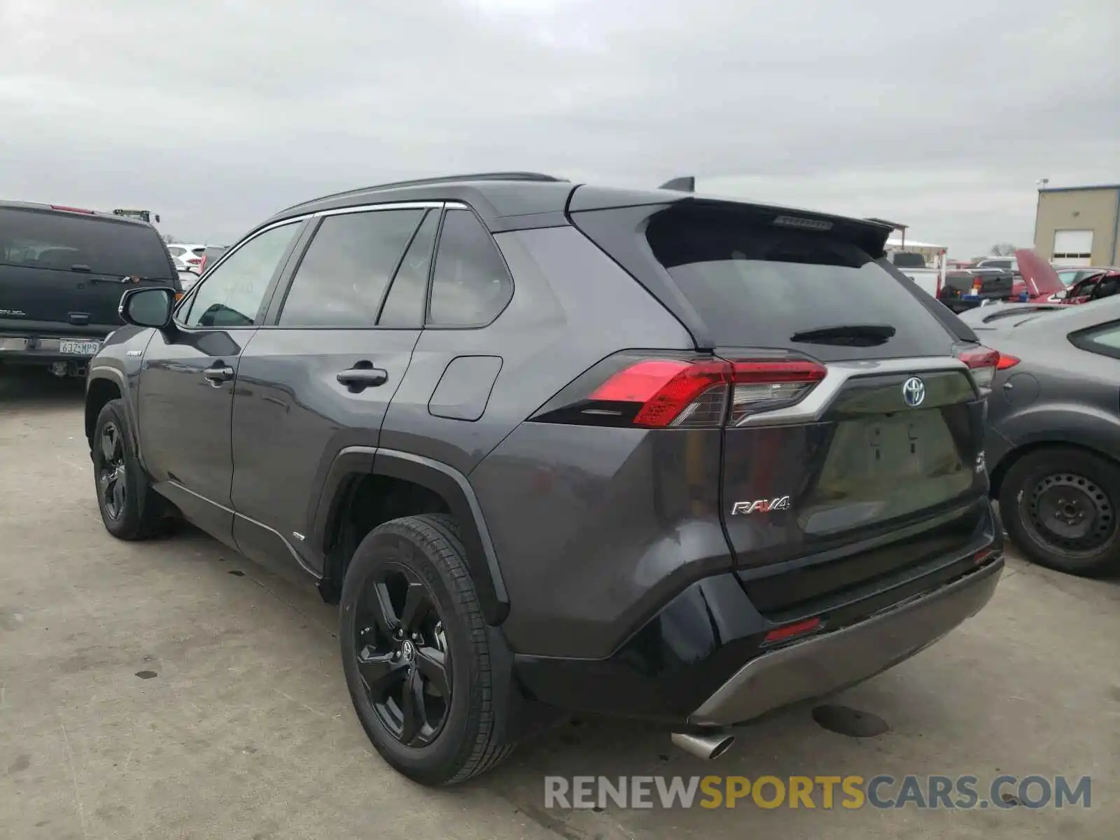 3 Photograph of a damaged car 2T3EWRFV5KW020481 TOYOTA RAV4 2019