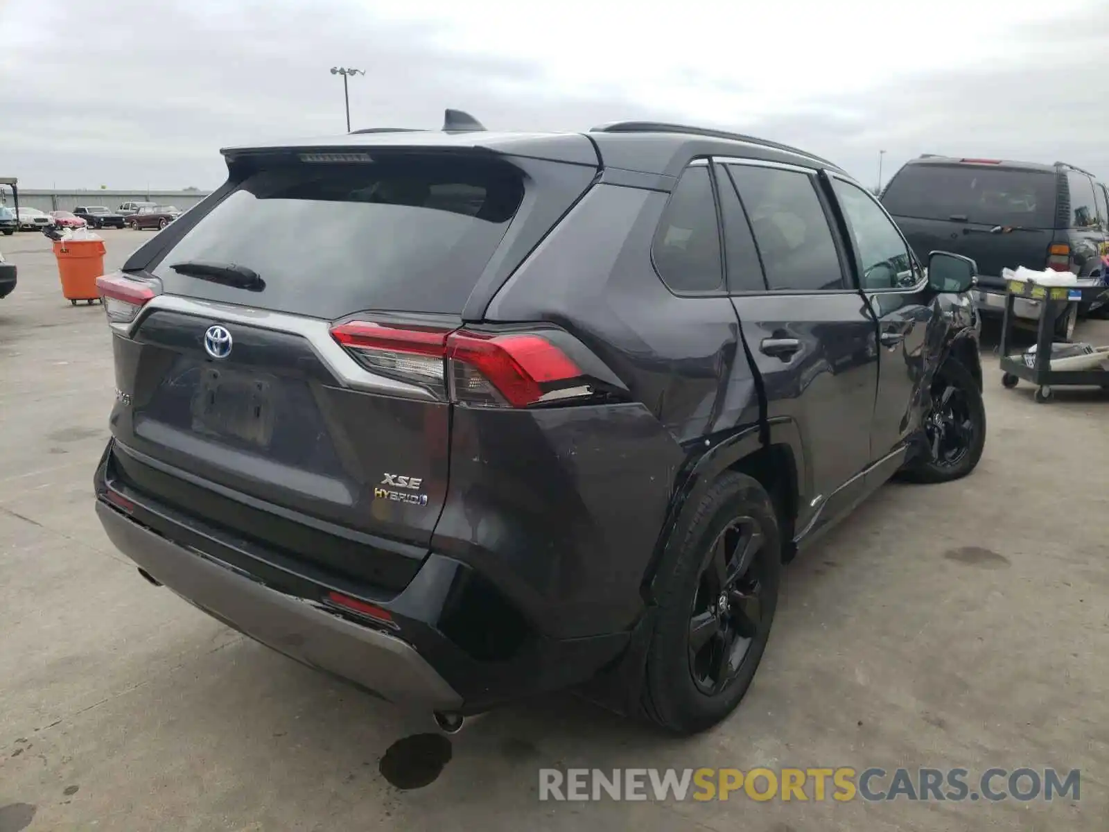 4 Photograph of a damaged car 2T3EWRFV5KW020481 TOYOTA RAV4 2019