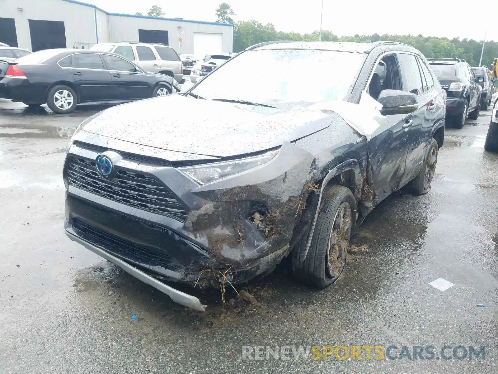 2 Photograph of a damaged car 2T3EWRFV5KW040763 TOYOTA RAV4 2019