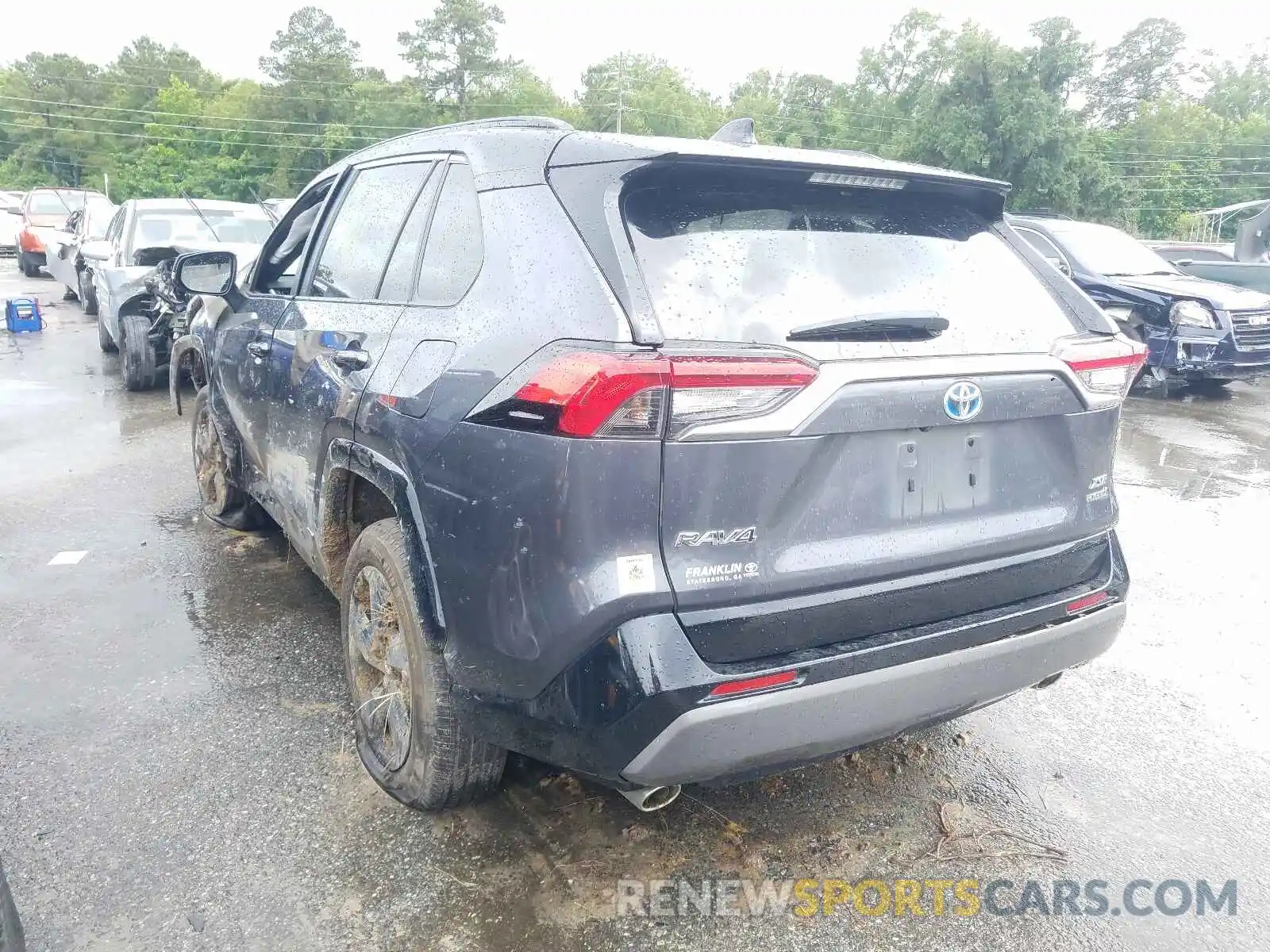 3 Photograph of a damaged car 2T3EWRFV5KW040763 TOYOTA RAV4 2019