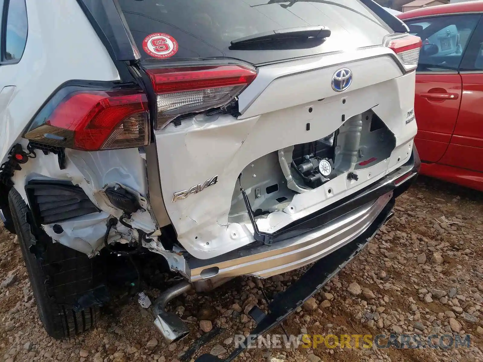 9 Photograph of a damaged car 2T3EWRFV6KW012468 TOYOTA RAV4 2019