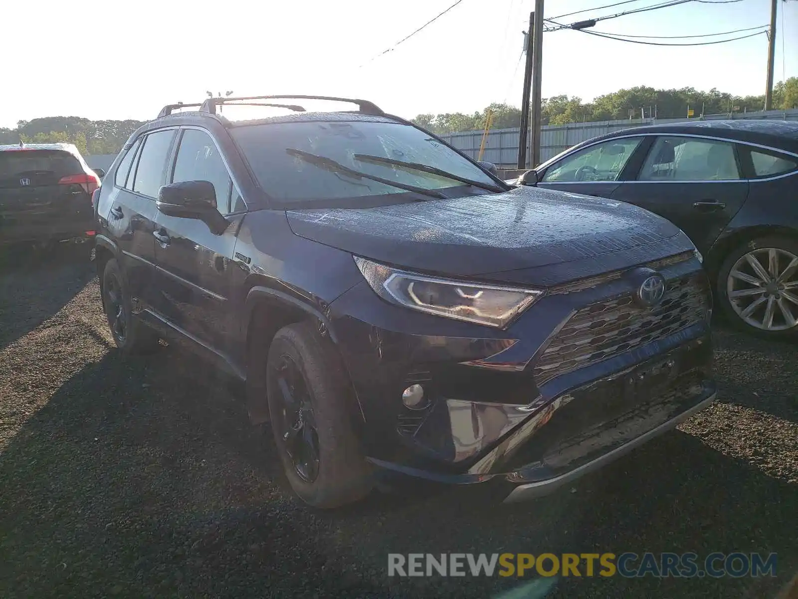 1 Photograph of a damaged car 2T3EWRFV6KW037726 TOYOTA RAV4 2019