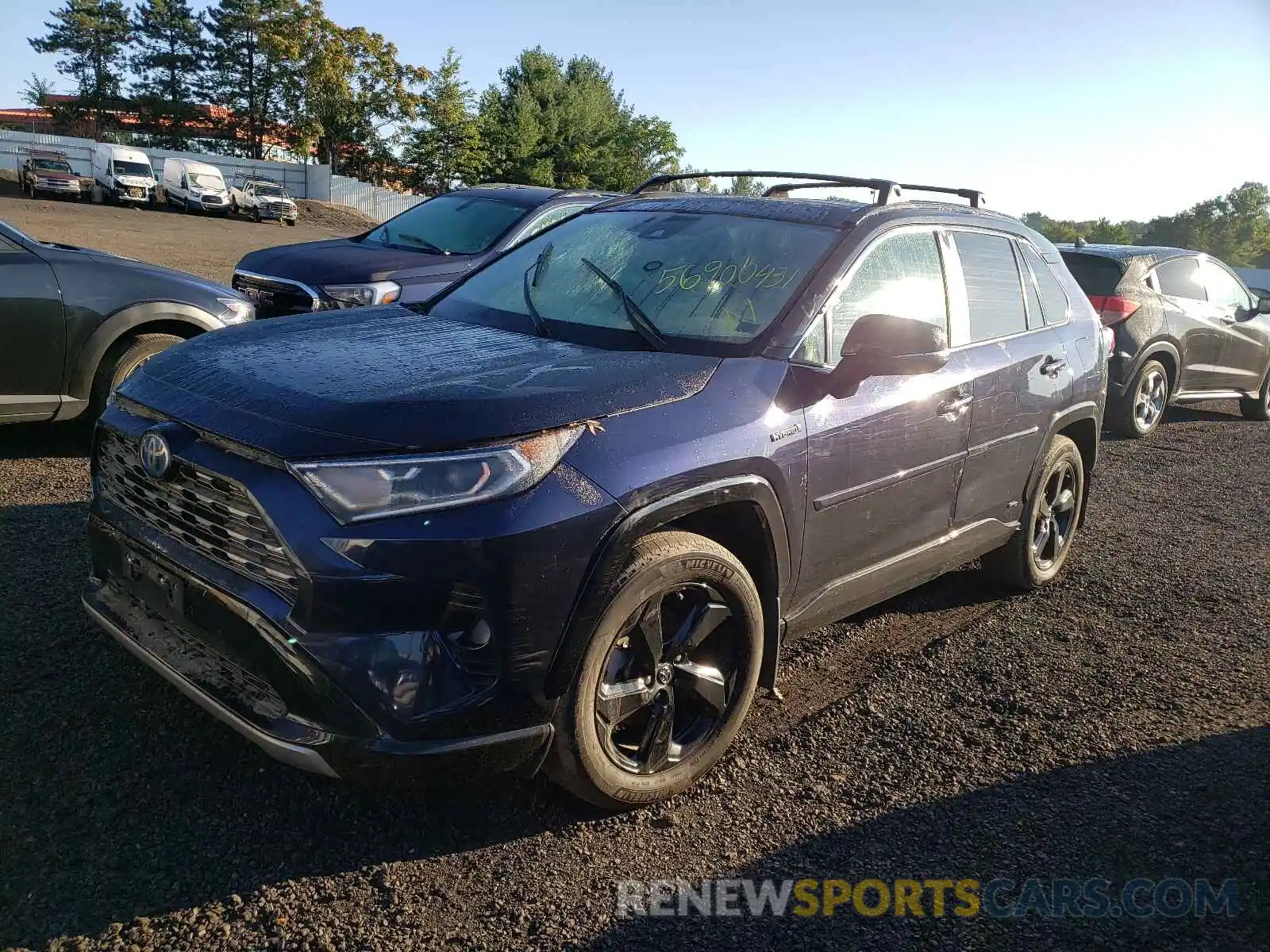 2 Photograph of a damaged car 2T3EWRFV6KW037726 TOYOTA RAV4 2019