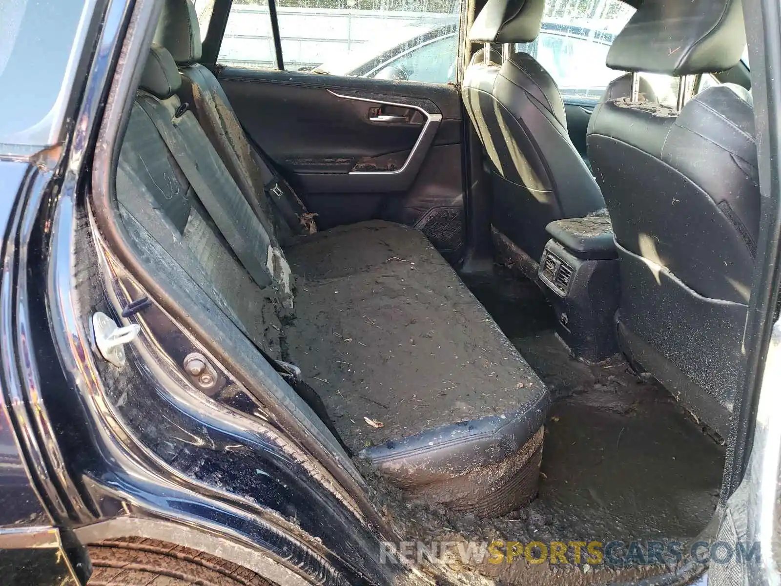 6 Photograph of a damaged car 2T3EWRFV6KW037726 TOYOTA RAV4 2019