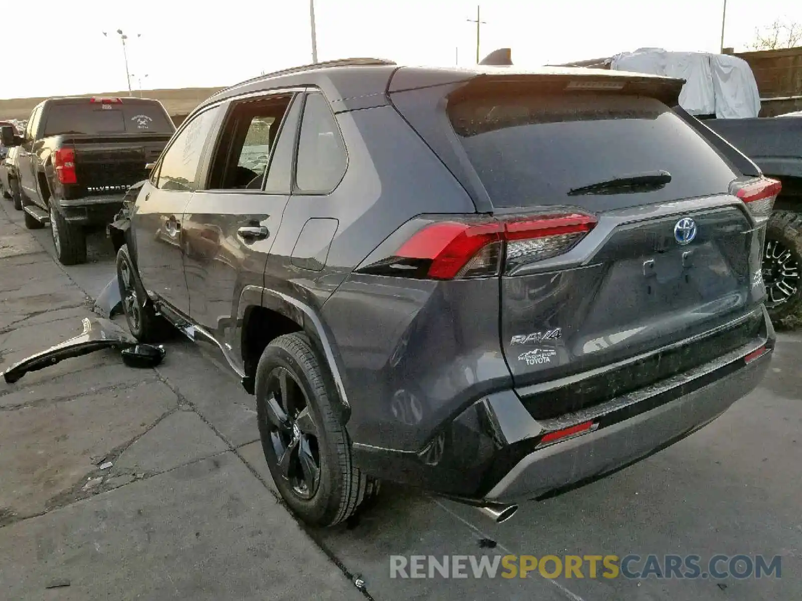 3 Photograph of a damaged car 2T3EWRFV6KW041047 TOYOTA RAV4 2019