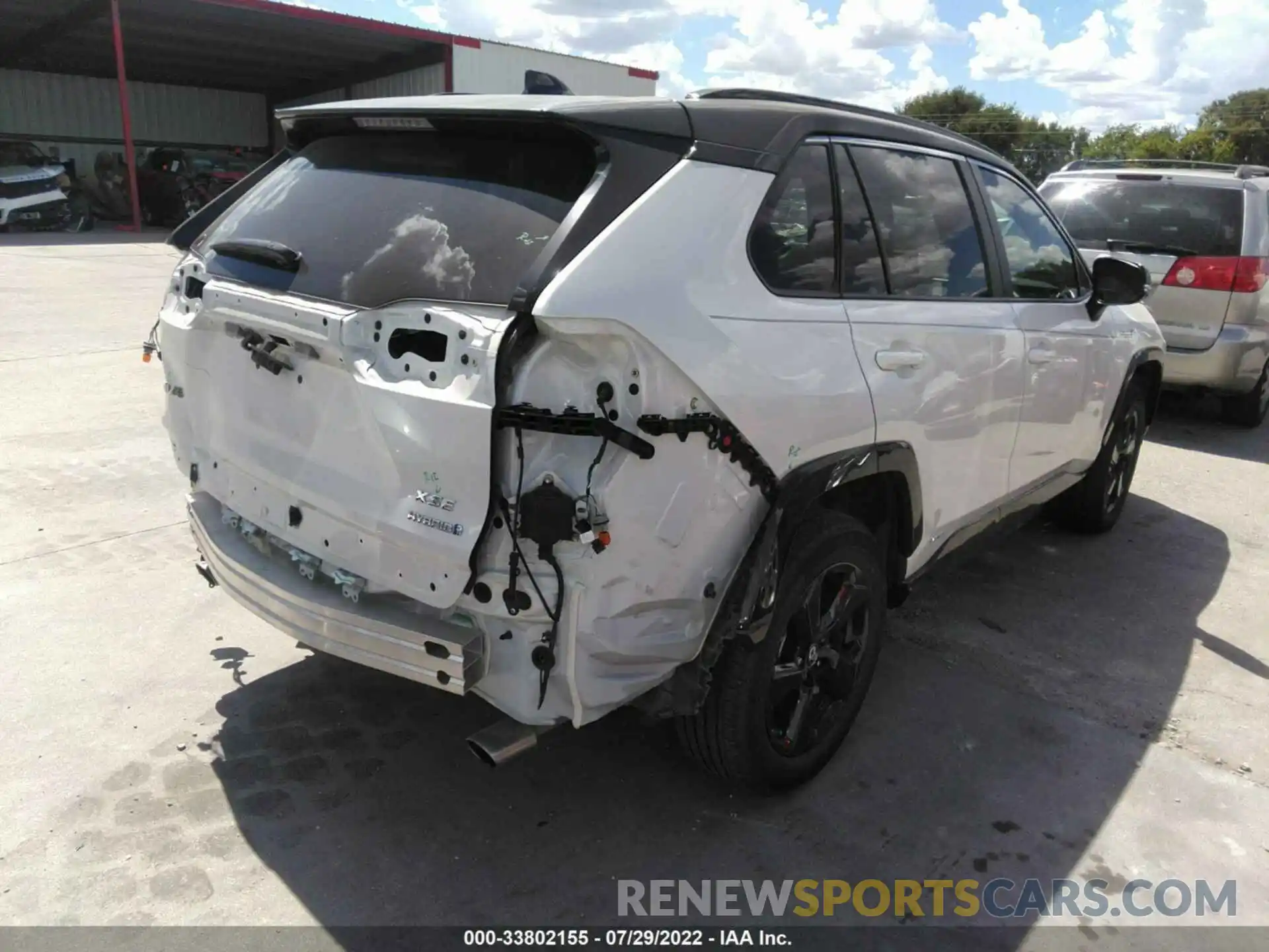 4 Photograph of a damaged car 2T3EWRFV7KW025696 TOYOTA RAV4 2019