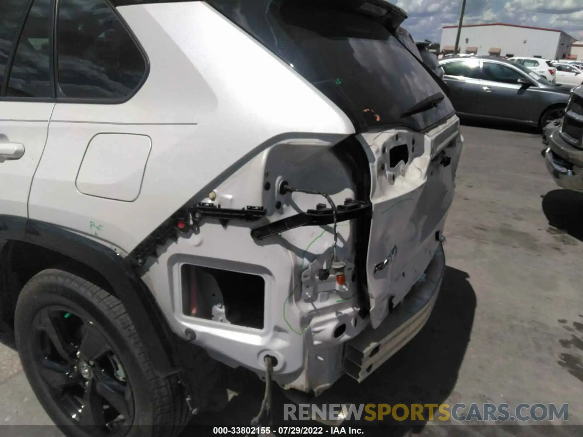 6 Photograph of a damaged car 2T3EWRFV7KW025696 TOYOTA RAV4 2019