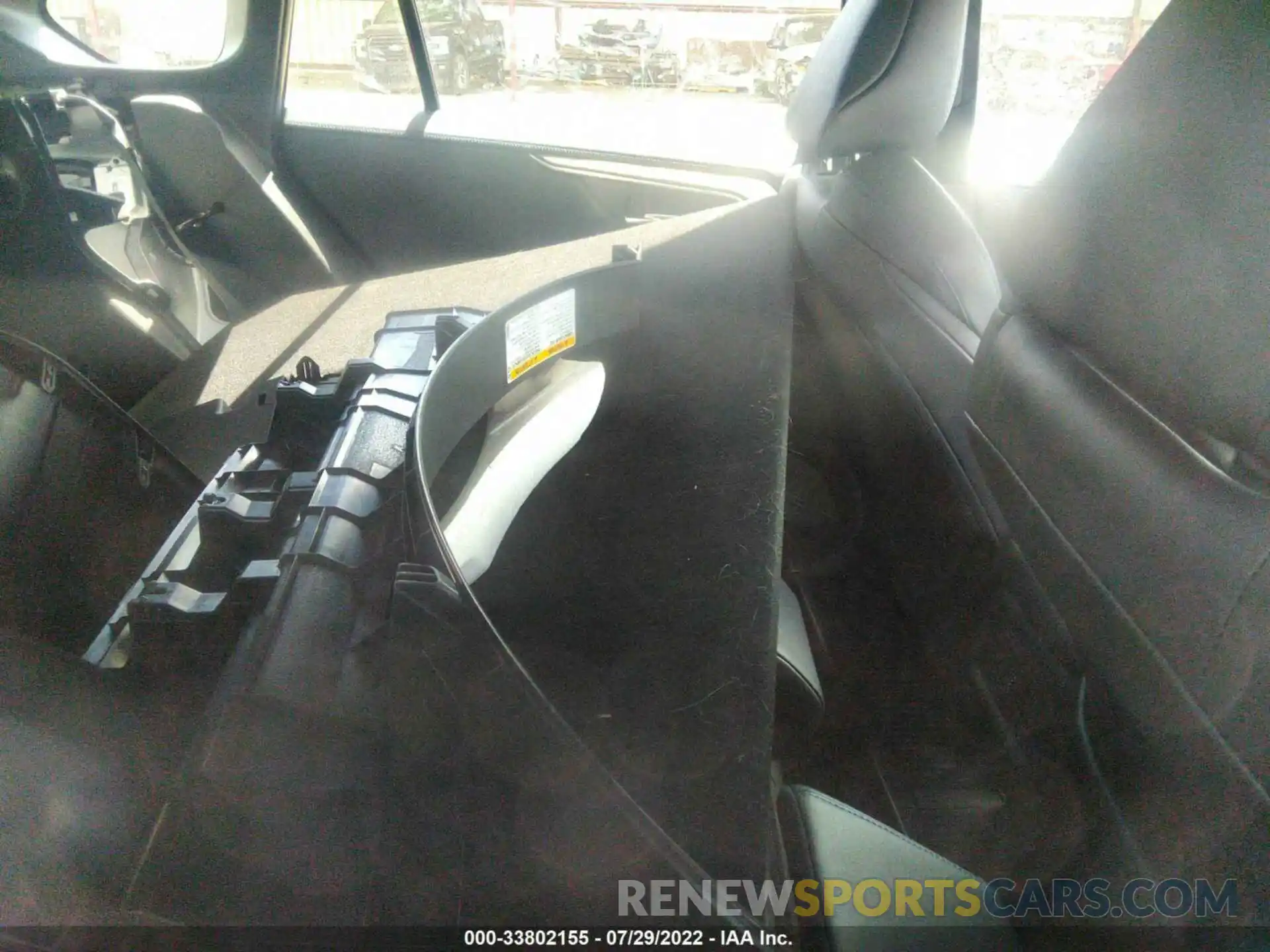 8 Photograph of a damaged car 2T3EWRFV7KW025696 TOYOTA RAV4 2019