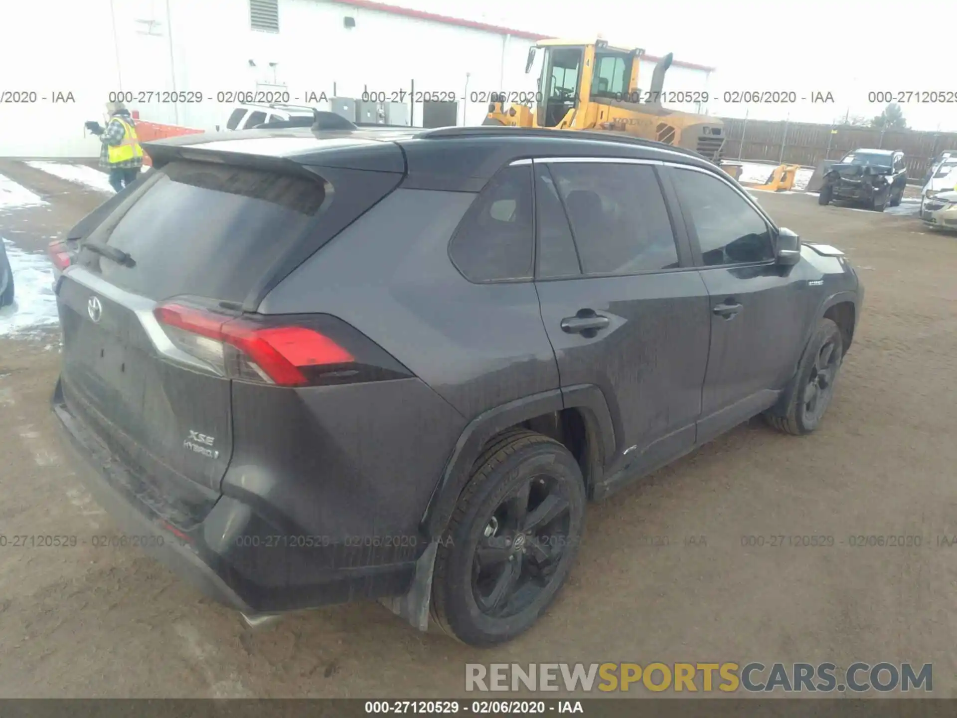 4 Photograph of a damaged car 2T3EWRFV7KW041395 TOYOTA RAV4 2019