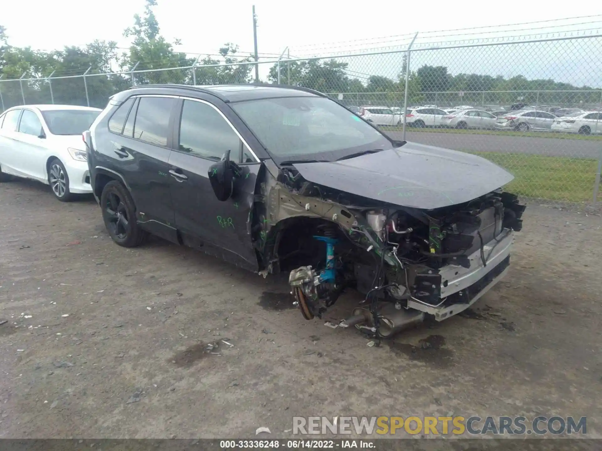 1 Photograph of a damaged car 2T3EWRFV7KW042367 TOYOTA RAV4 2019