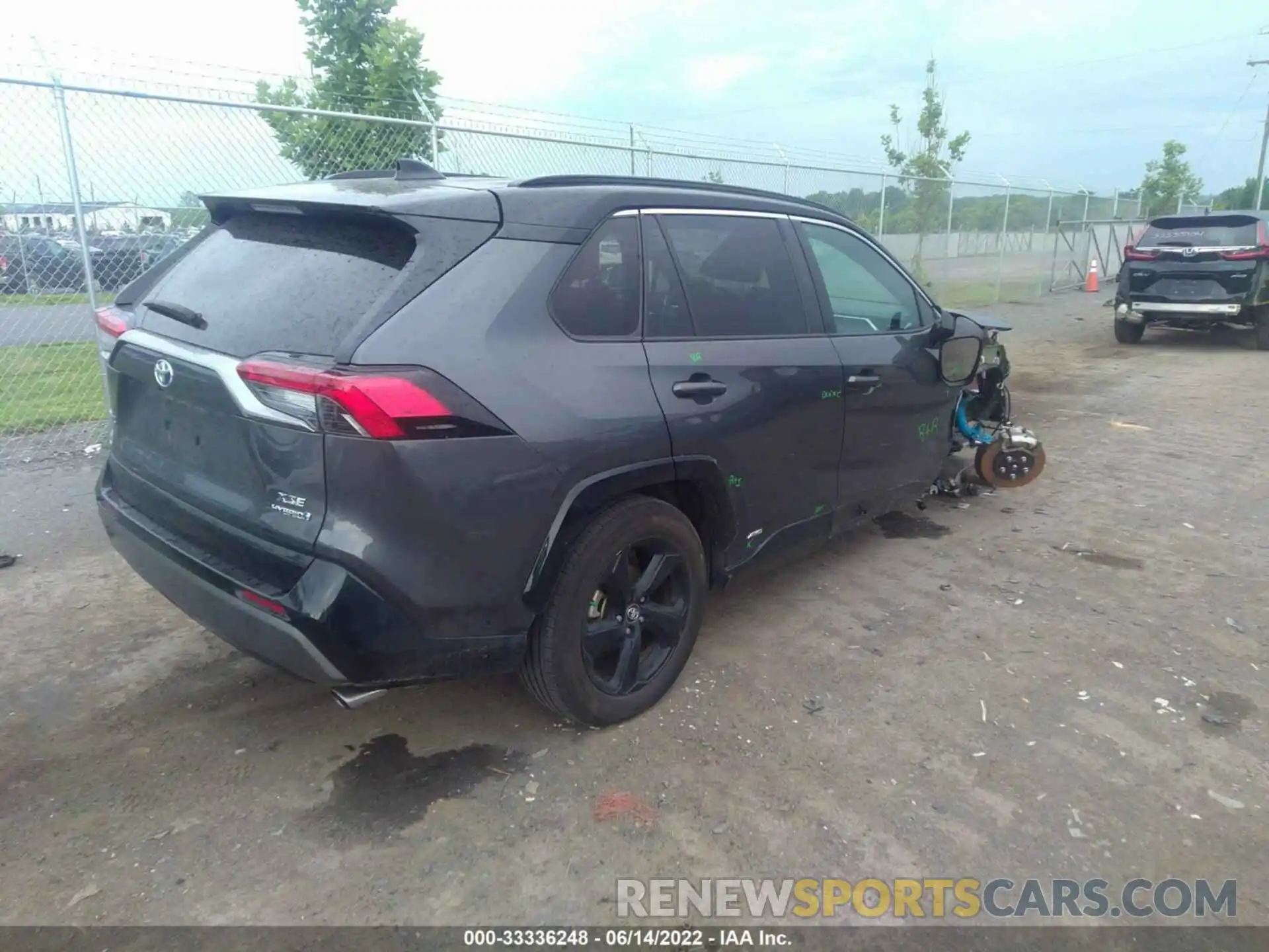 4 Photograph of a damaged car 2T3EWRFV7KW042367 TOYOTA RAV4 2019