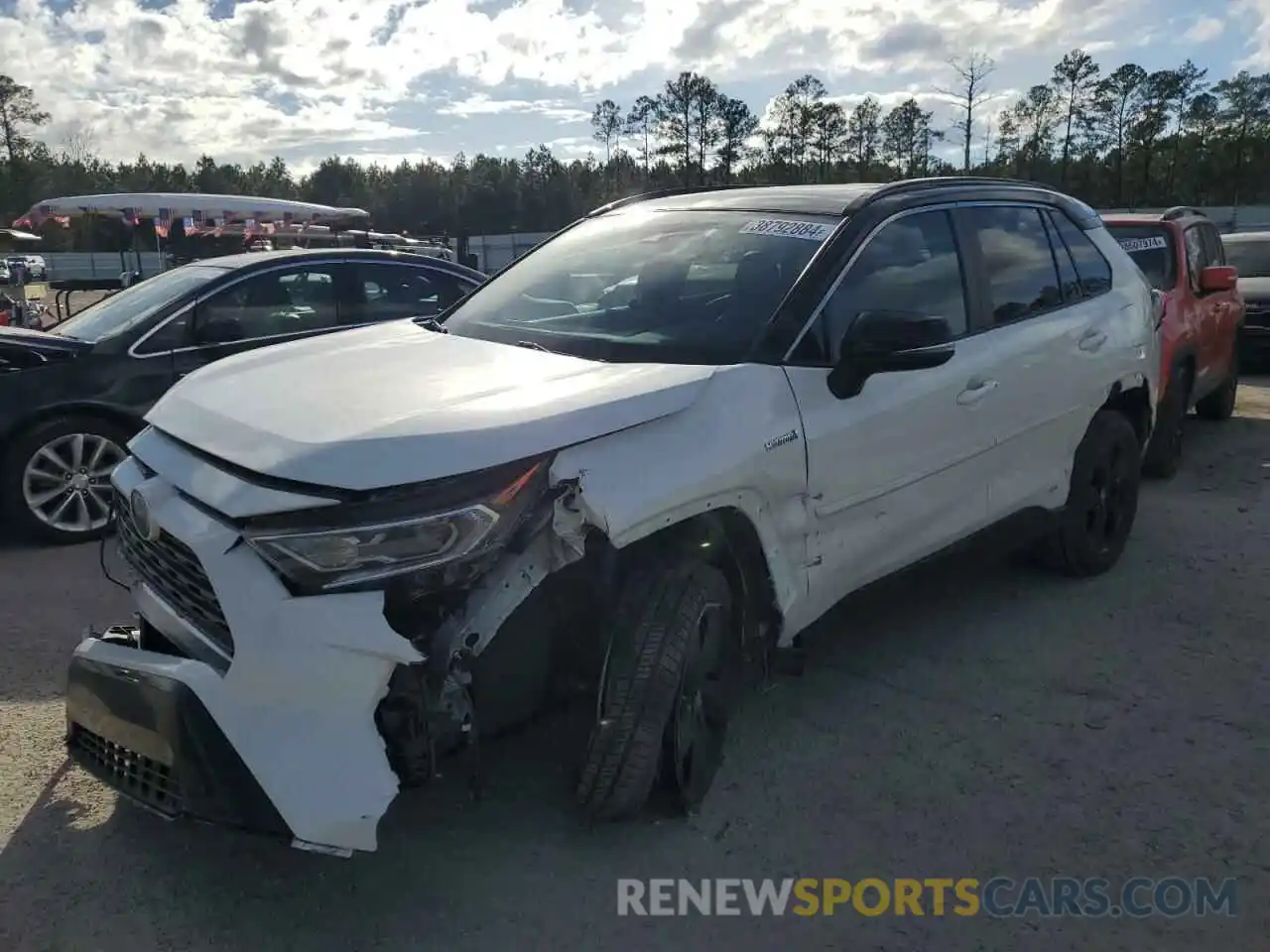 1 Photograph of a damaged car 2T3EWRFV8KW004016 TOYOTA RAV4 2019