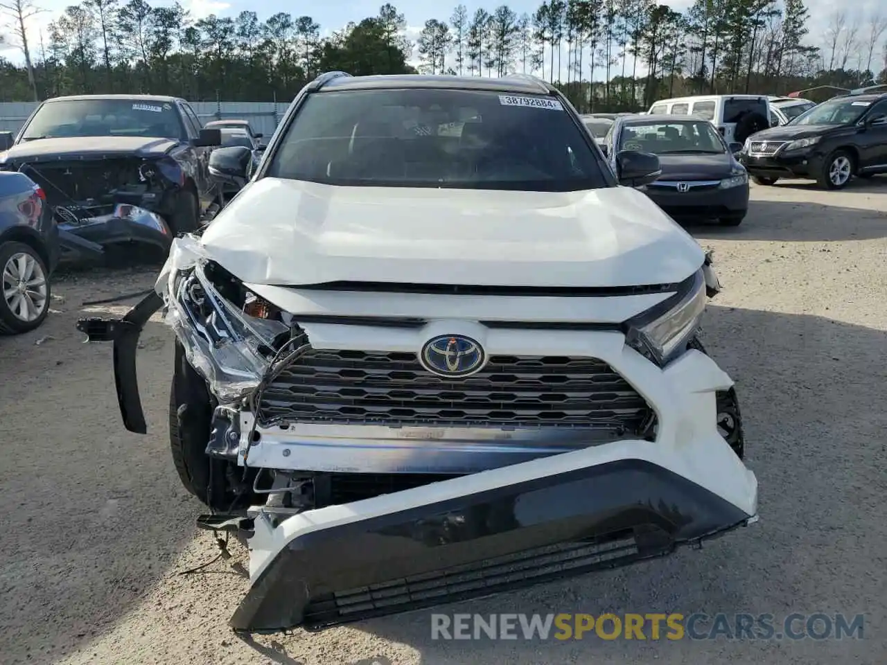 5 Photograph of a damaged car 2T3EWRFV8KW004016 TOYOTA RAV4 2019