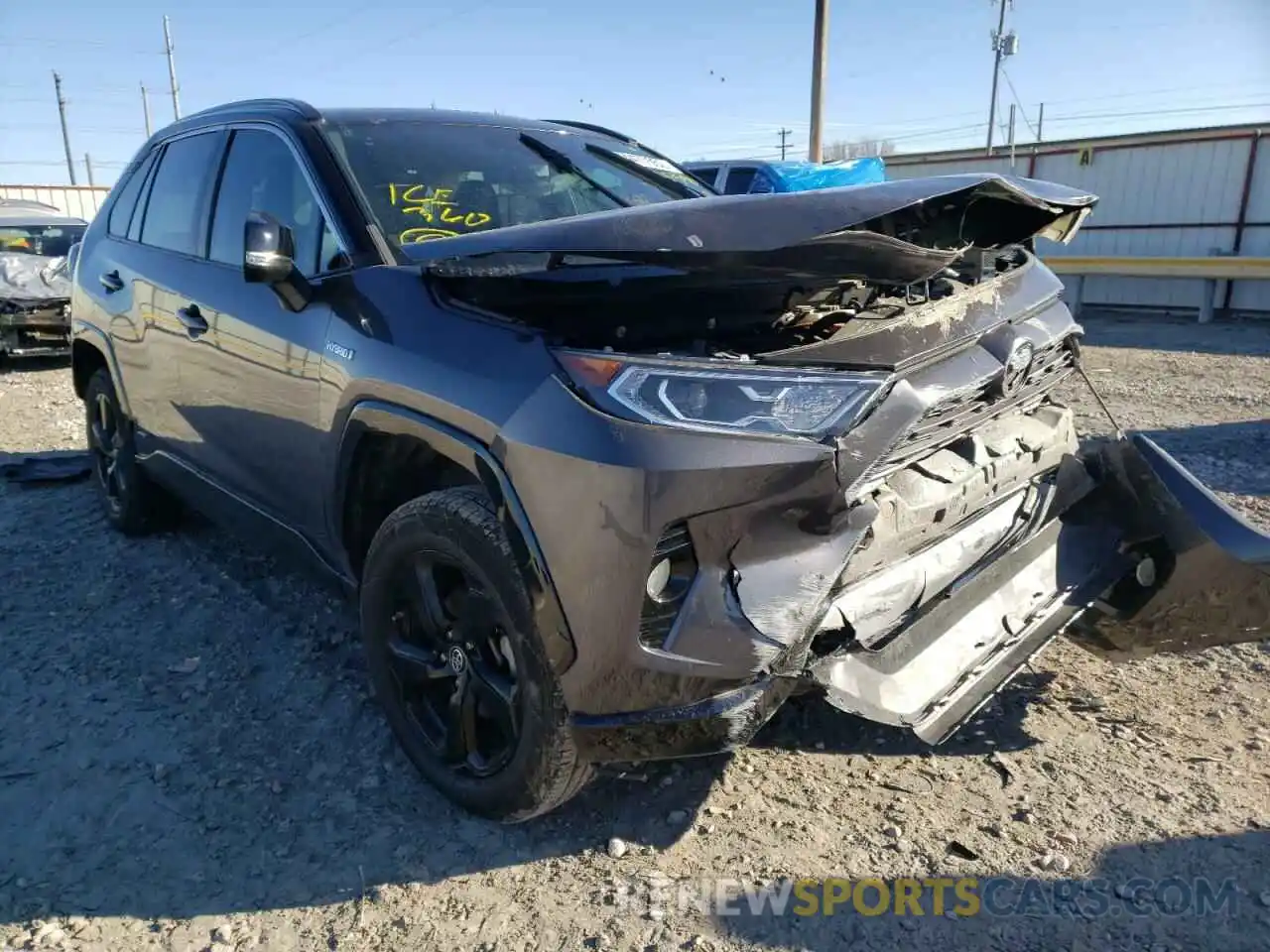 1 Photograph of a damaged car 2T3EWRFV8KW013590 TOYOTA RAV4 2019