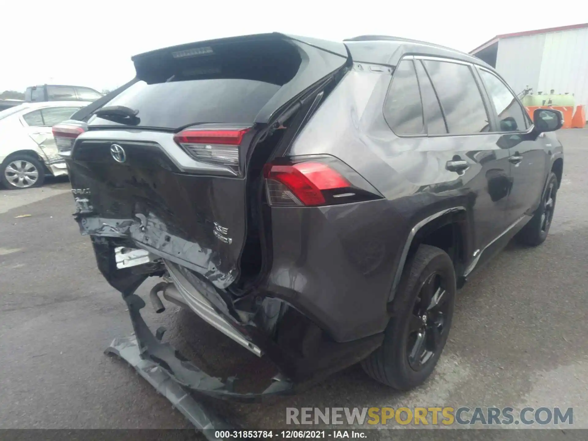 4 Photograph of a damaged car 2T3EWRFV8KW017798 TOYOTA RAV4 2019