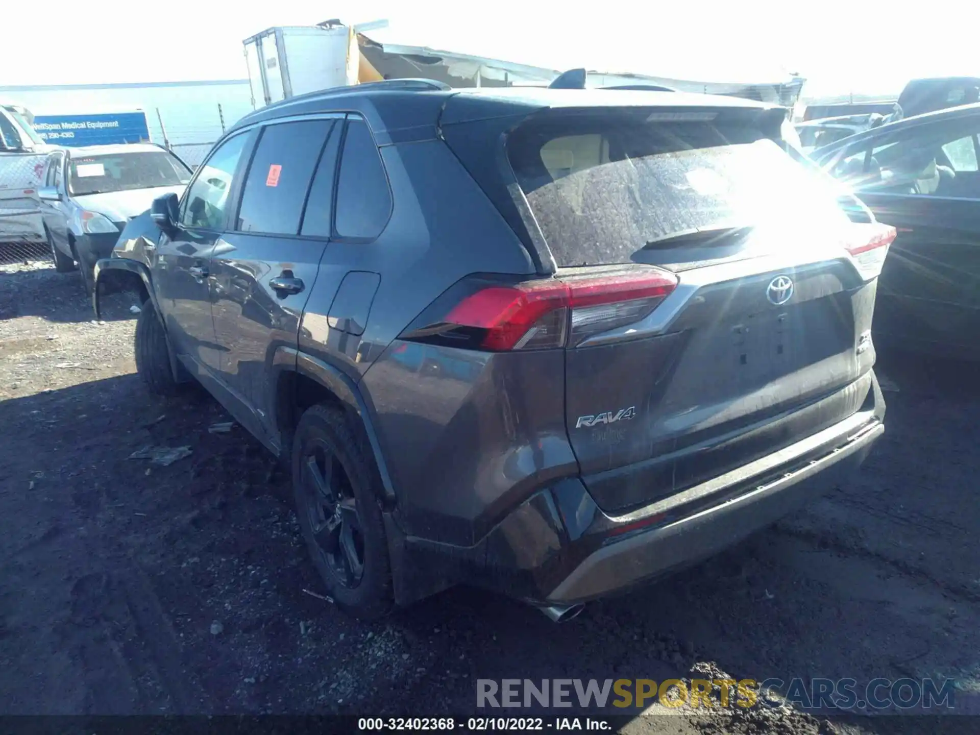 3 Photograph of a damaged car 2T3EWRFV8KW018465 TOYOTA RAV4 2019