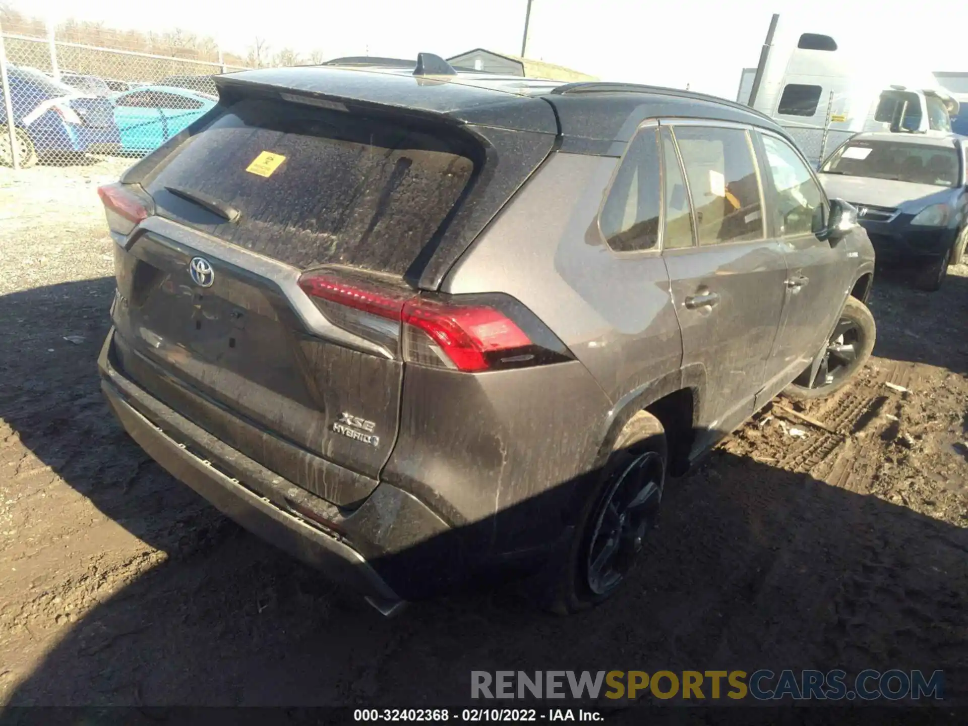 4 Photograph of a damaged car 2T3EWRFV8KW018465 TOYOTA RAV4 2019