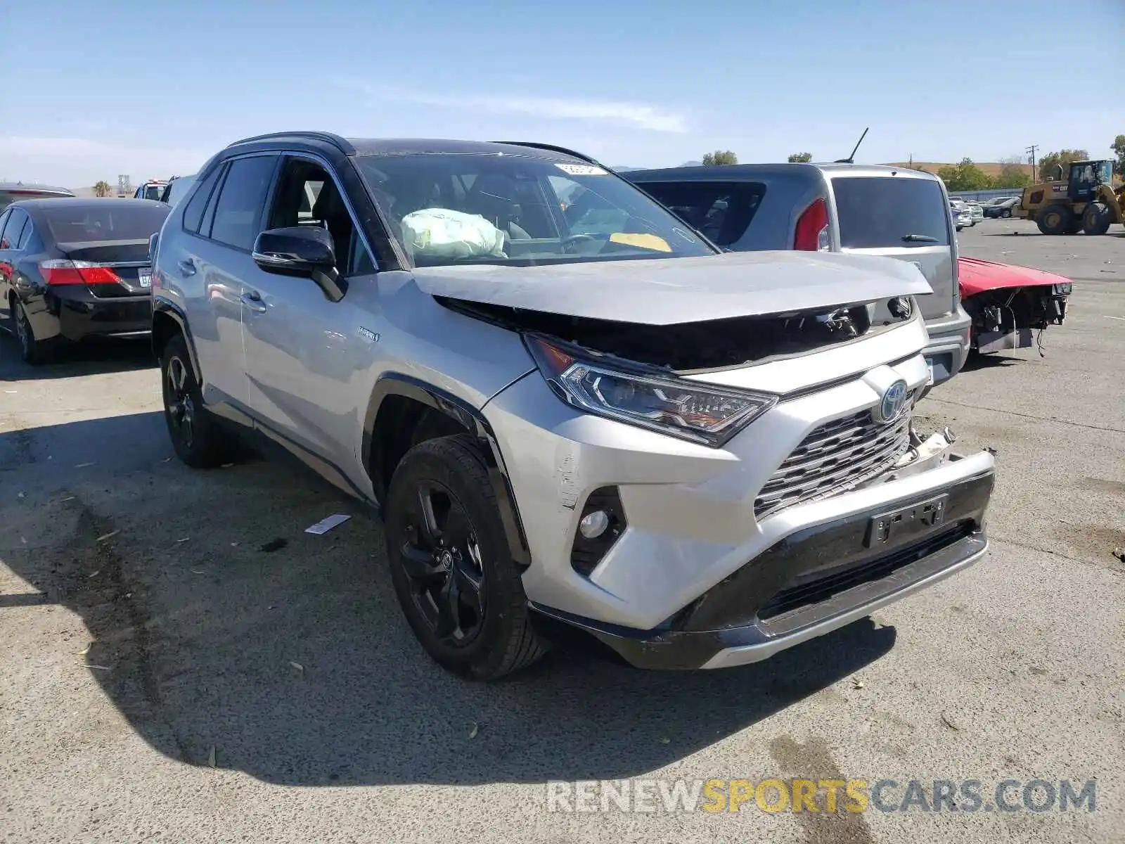 1 Photograph of a damaged car 2T3EWRFV8KW020507 TOYOTA RAV4 2019