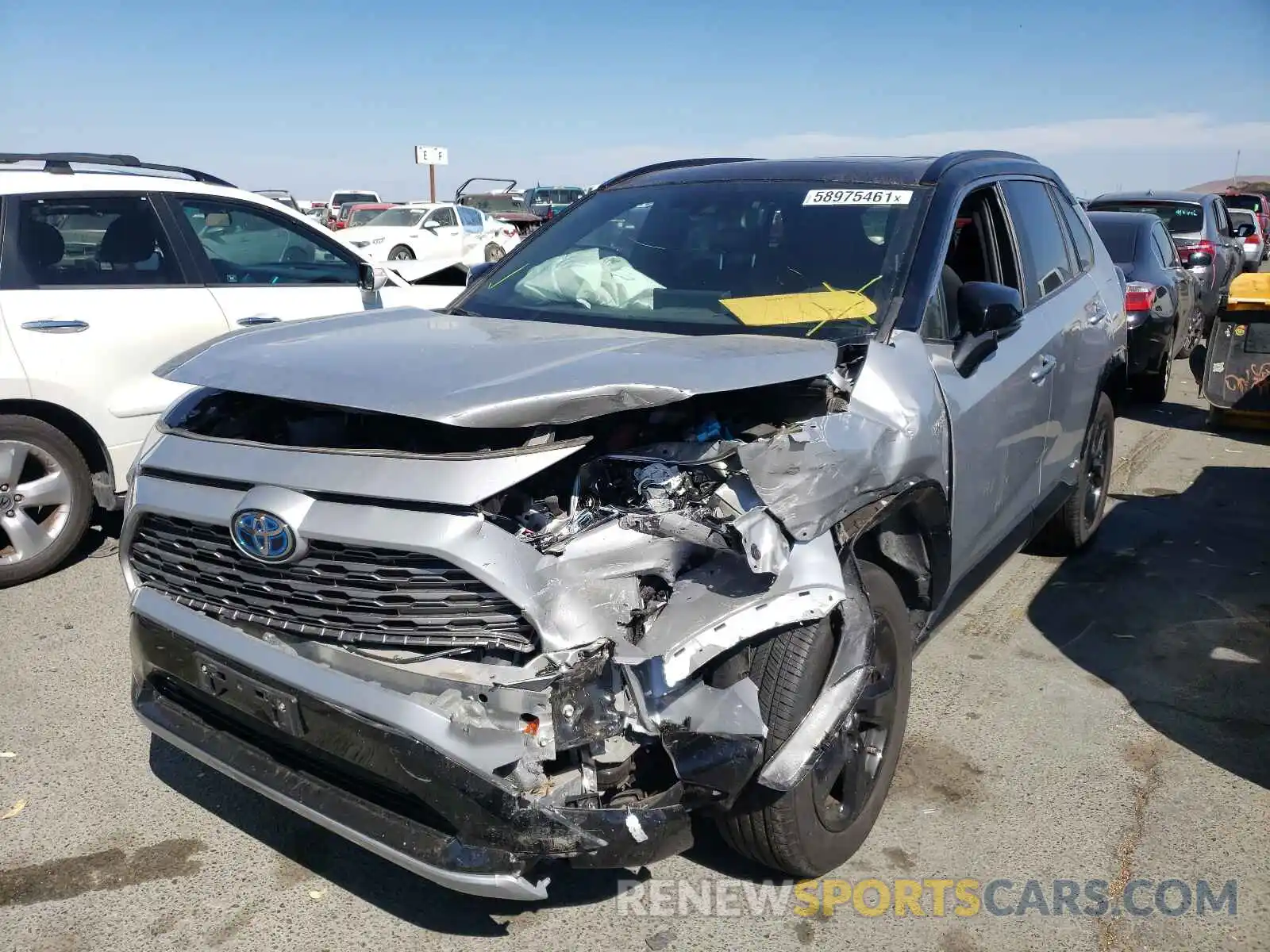 2 Photograph of a damaged car 2T3EWRFV8KW020507 TOYOTA RAV4 2019