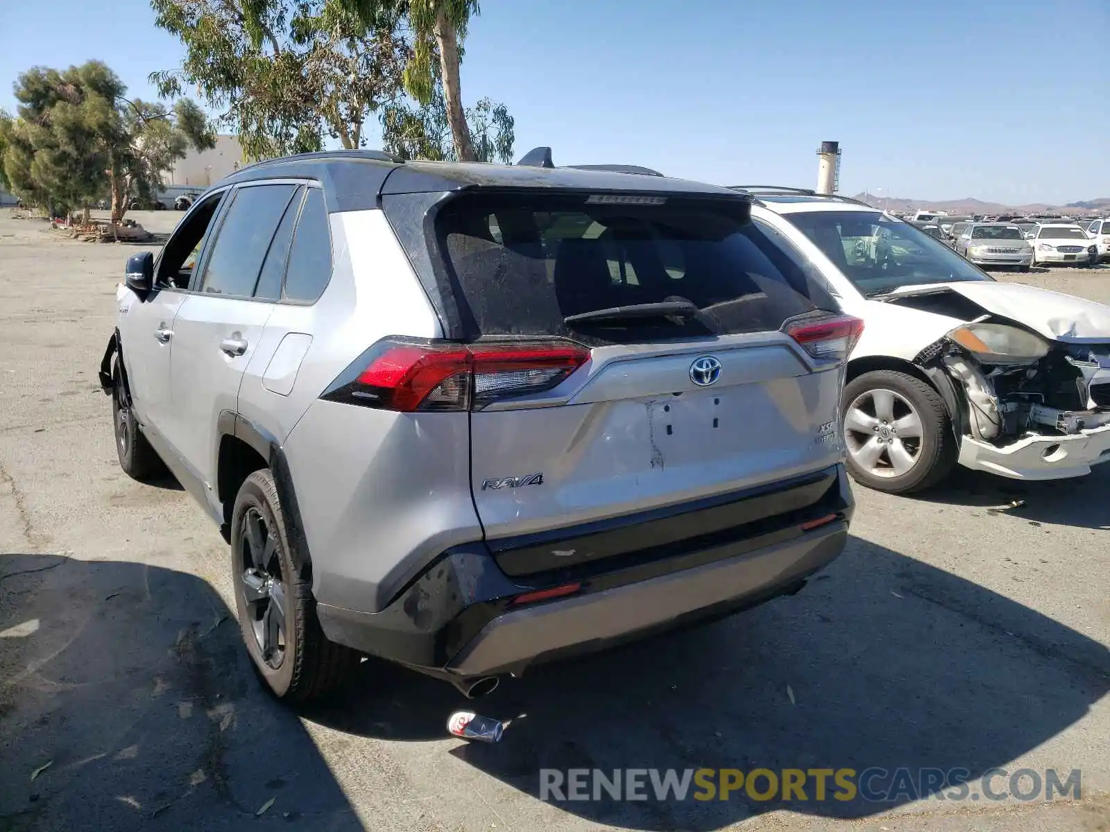 3 Photograph of a damaged car 2T3EWRFV8KW020507 TOYOTA RAV4 2019