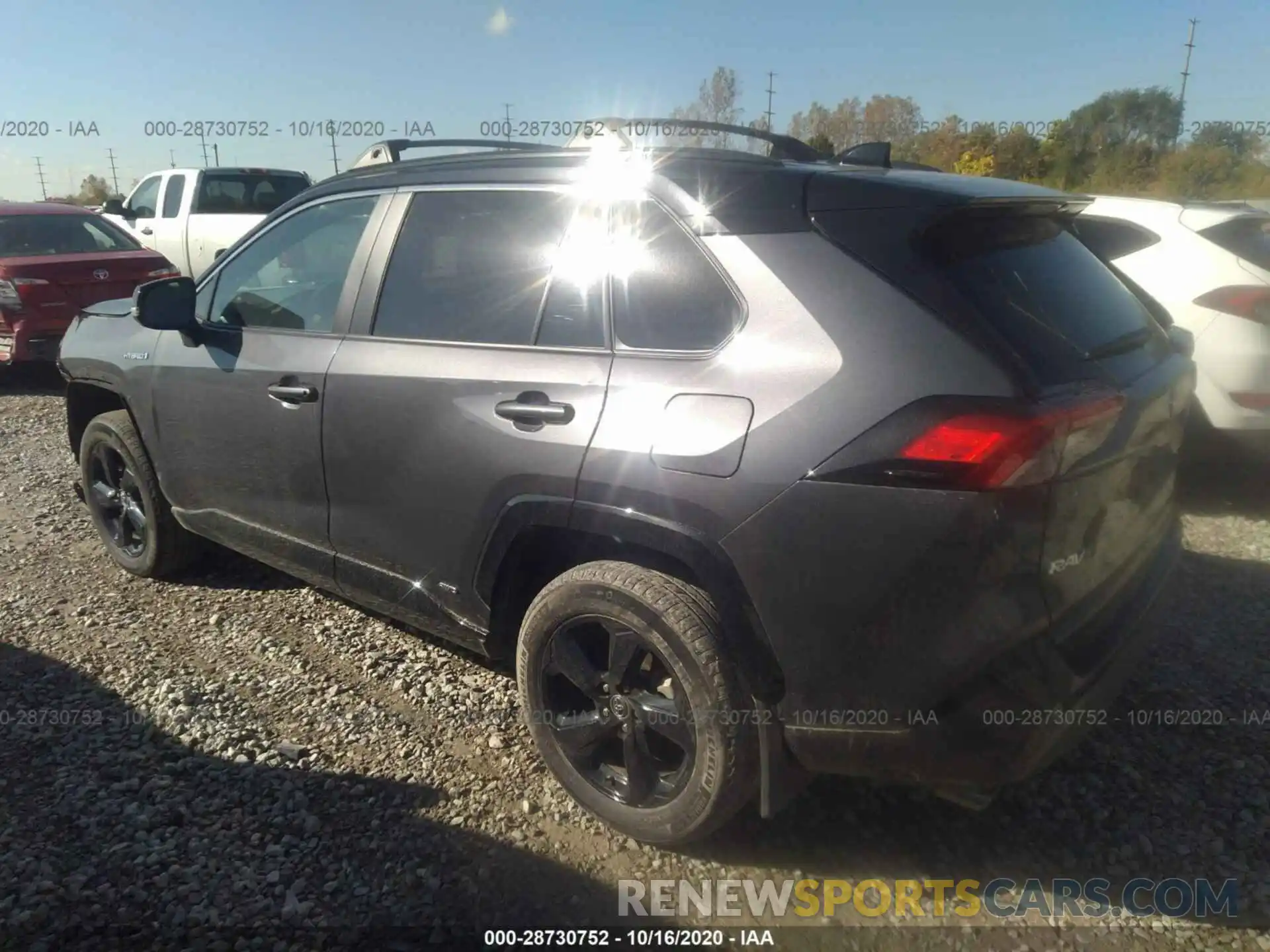 3 Photograph of a damaged car 2T3EWRFV8KW041843 TOYOTA RAV4 2019