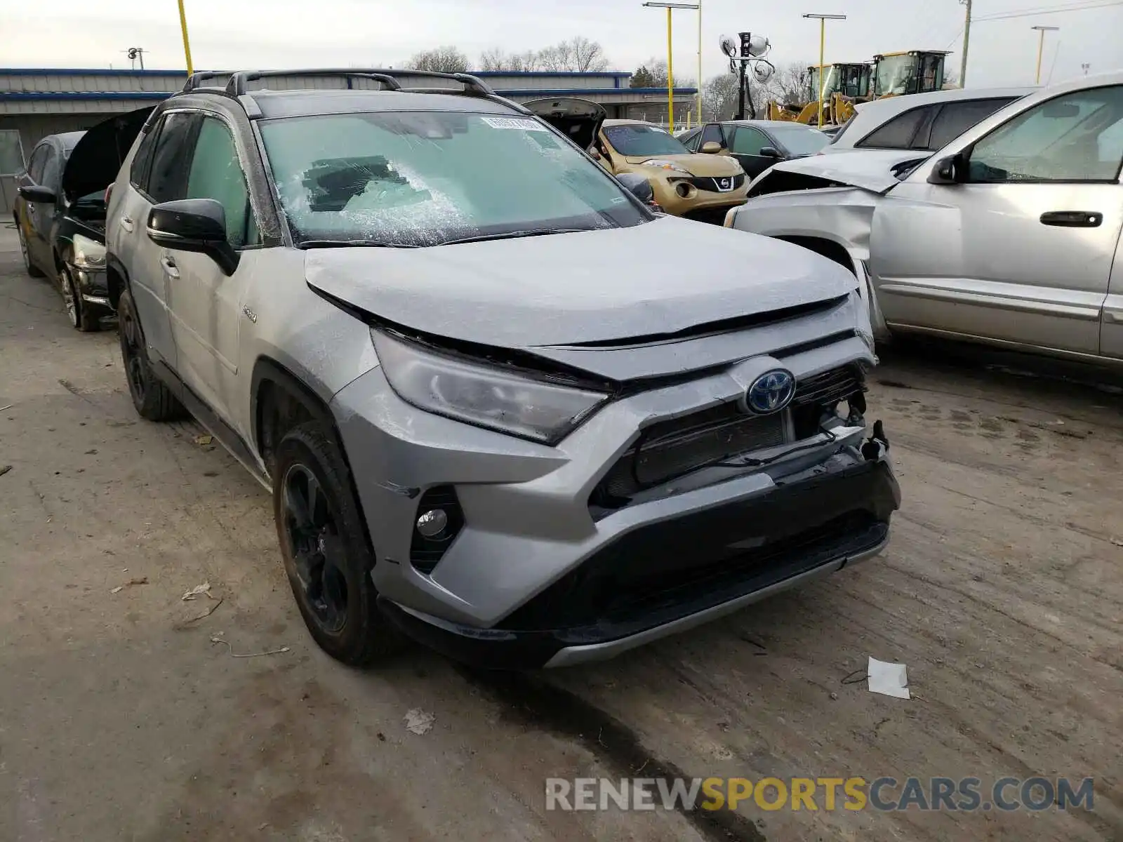 1 Photograph of a damaged car 2T3EWRFV8KW043625 TOYOTA RAV4 2019