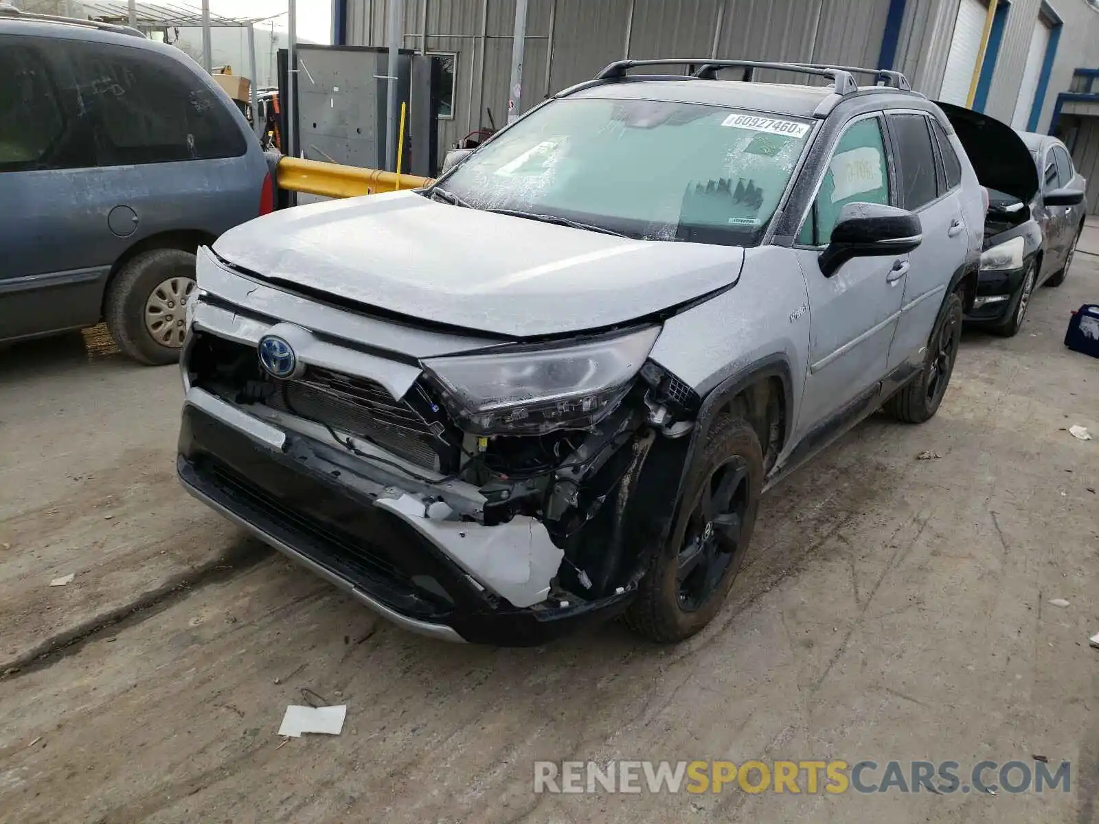 2 Photograph of a damaged car 2T3EWRFV8KW043625 TOYOTA RAV4 2019