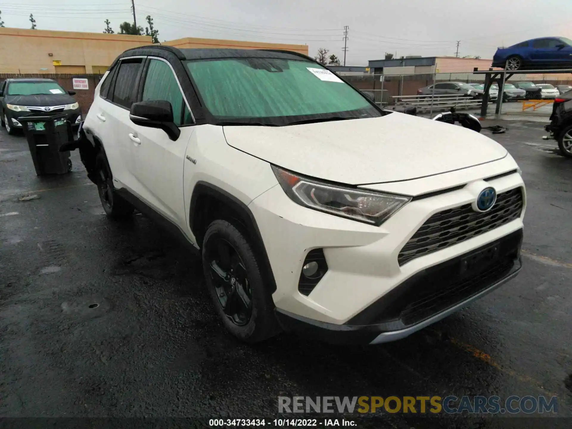 1 Photograph of a damaged car 2T3EWRFV9KW011315 TOYOTA RAV4 2019