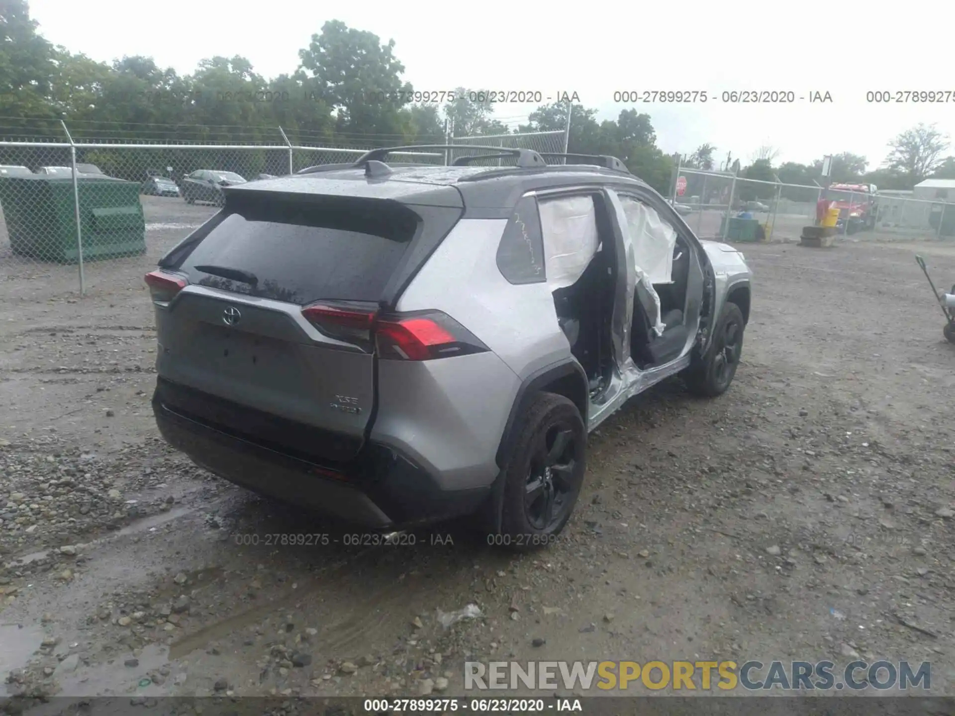 4 Photograph of a damaged car 2T3EWRFV9KW022881 TOYOTA RAV4 2019