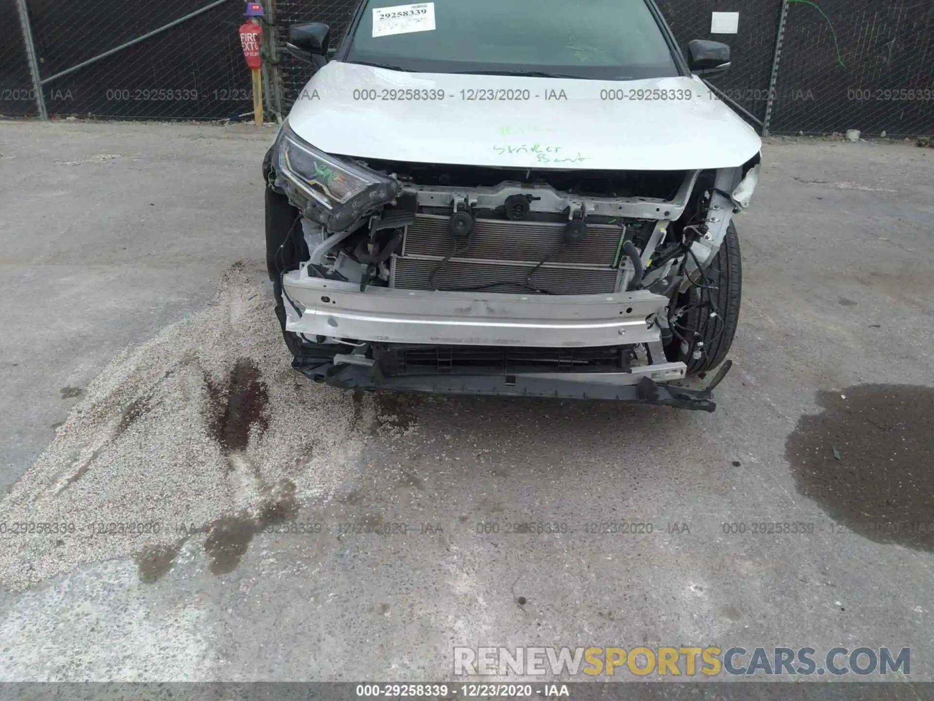 6 Photograph of a damaged car 2T3EWRFV9KW023772 TOYOTA RAV4 2019