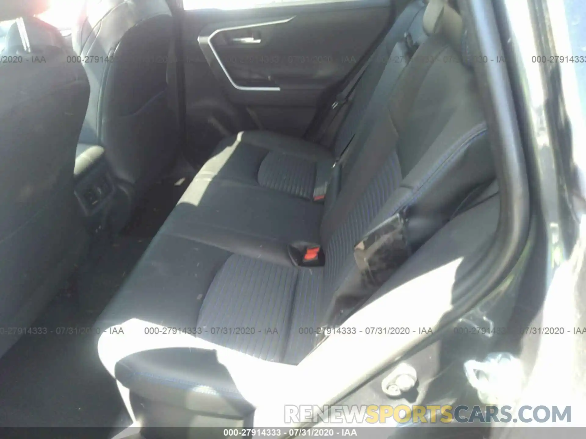 8 Photograph of a damaged car 2T3EWRFV9KW026395 TOYOTA RAV4 2019