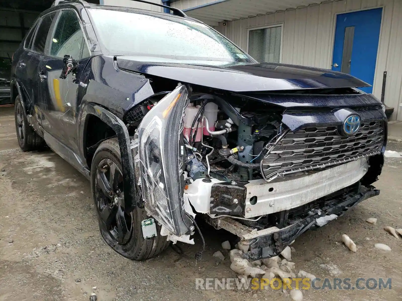 9 Photograph of a damaged car 2T3EWRFV9KW028437 TOYOTA RAV4 2019