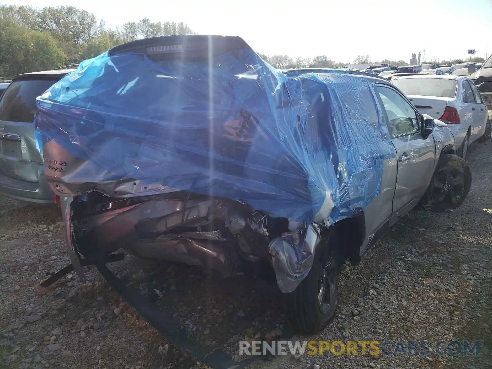 4 Photograph of a damaged car 2T3EWRFV9KW034545 TOYOTA RAV4 2019