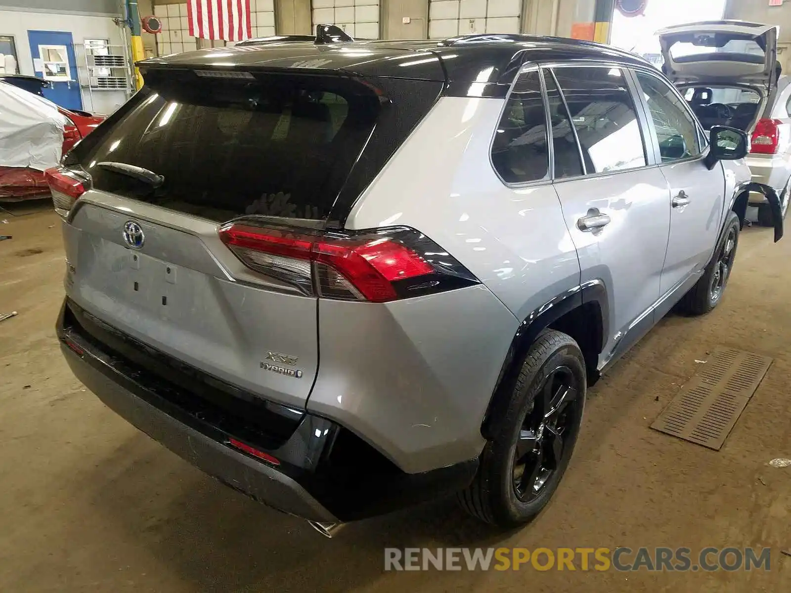 4 Photograph of a damaged car 2T3EWRFV9KW037588 TOYOTA RAV4 2019