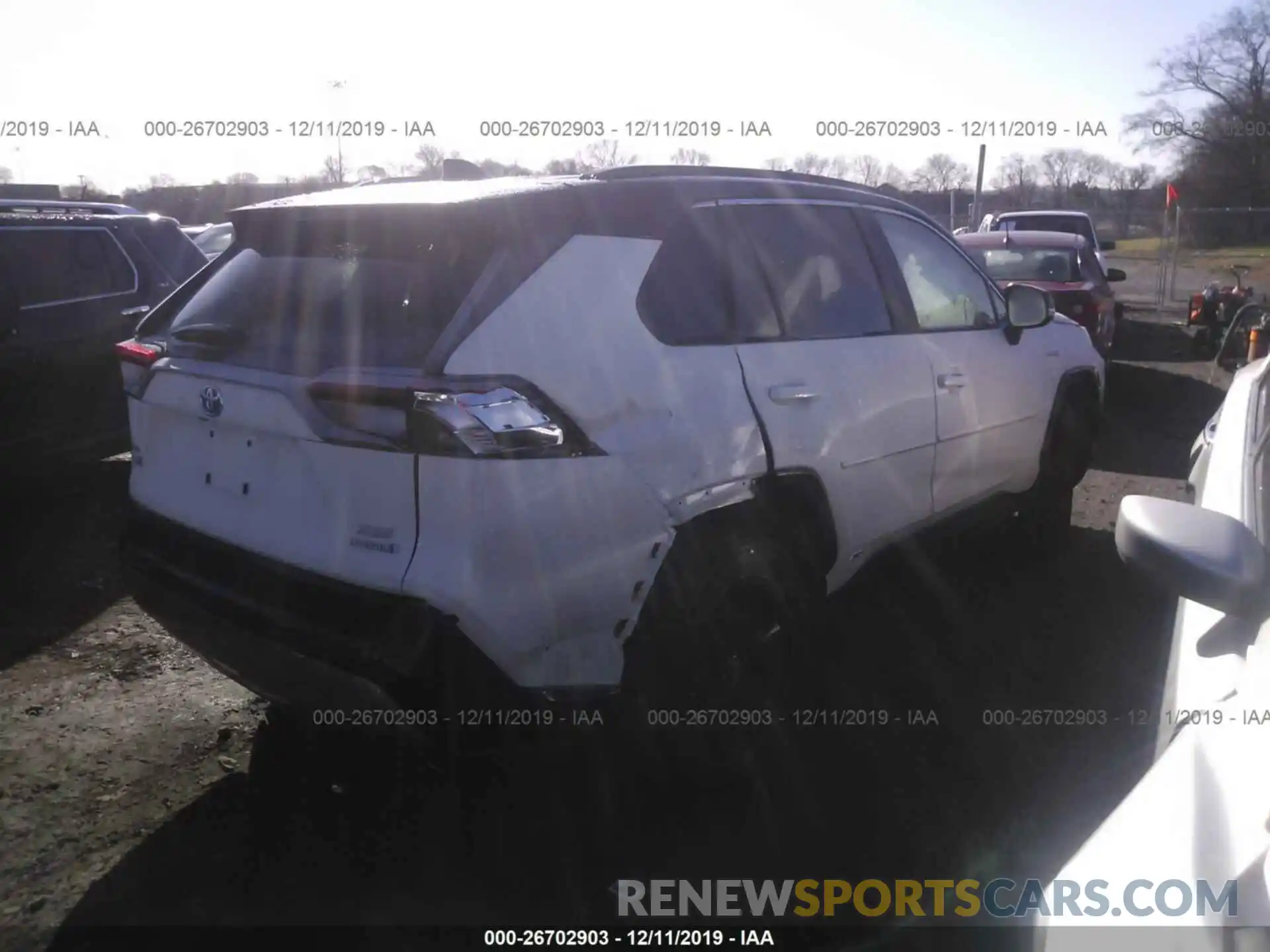 4 Photograph of a damaged car 2T3EWRFV9KW041463 TOYOTA RAV4 2019