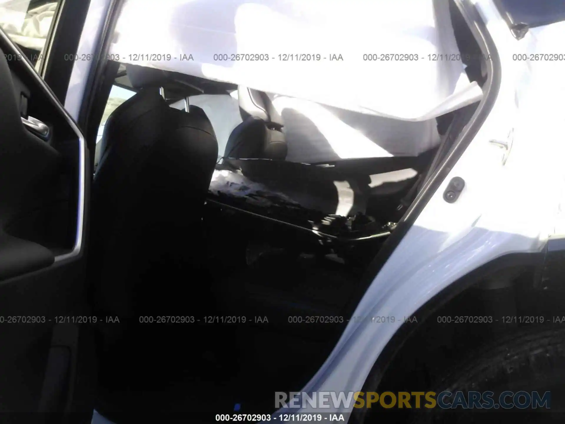 8 Photograph of a damaged car 2T3EWRFV9KW041463 TOYOTA RAV4 2019