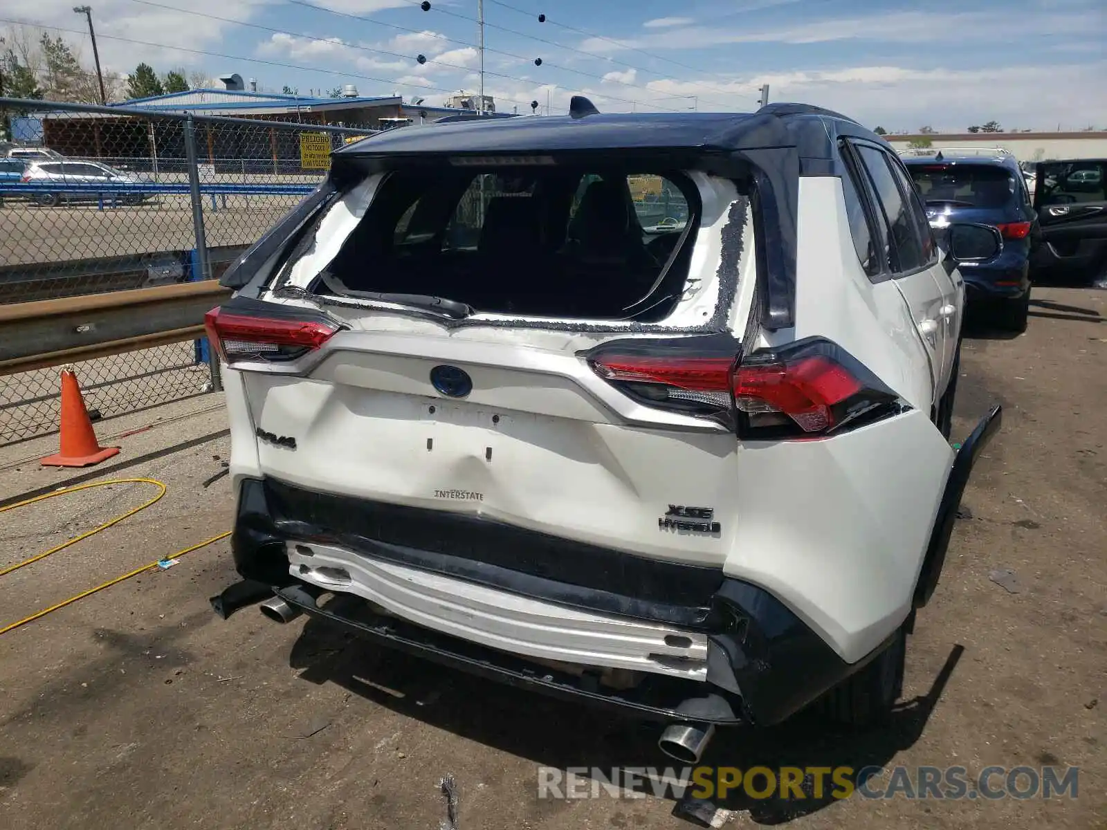 9 Photograph of a damaged car 2T3EWRFV9KW043441 TOYOTA RAV4 2019