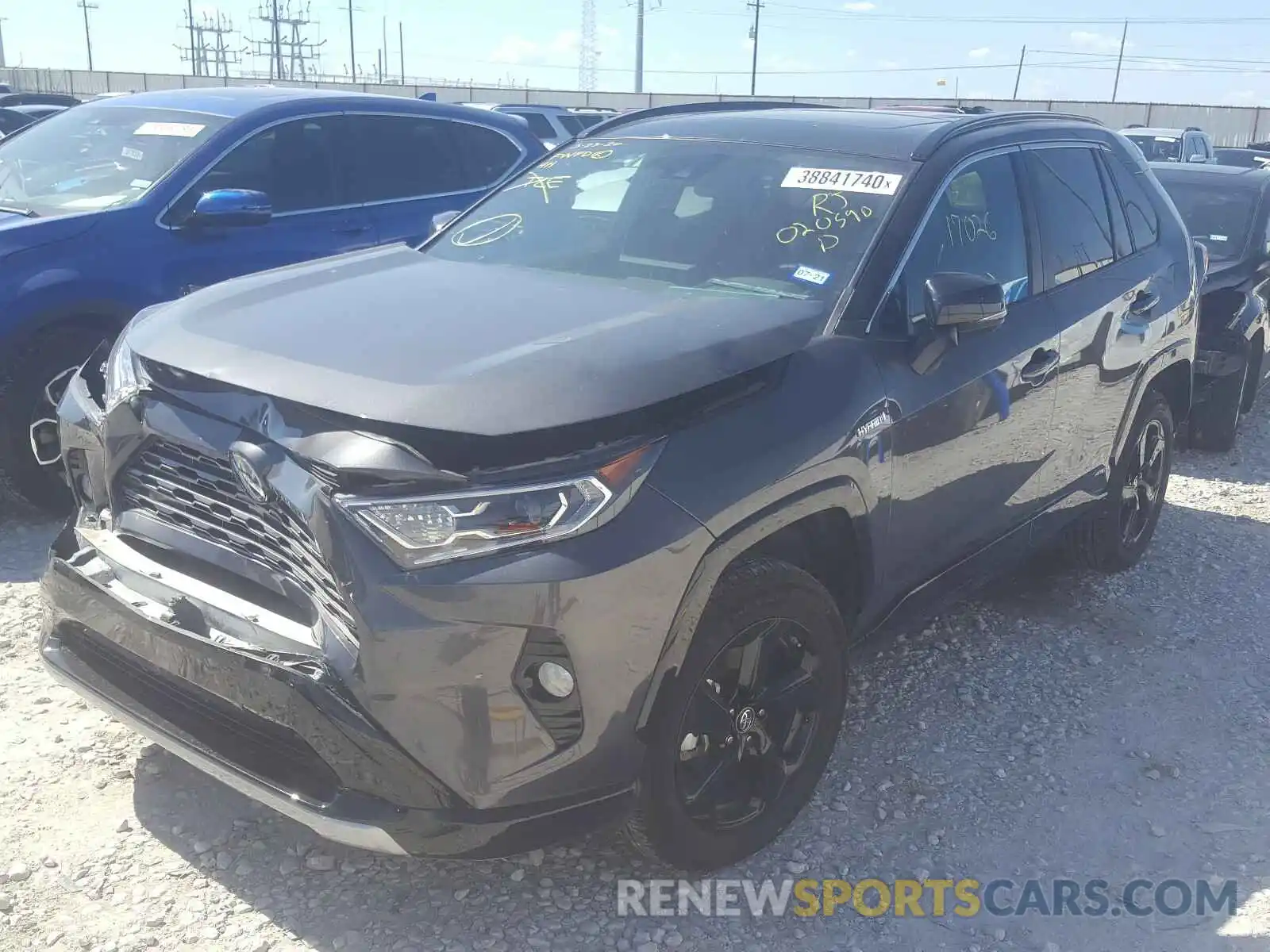 2 Photograph of a damaged car 2T3EWRFVXKW020590 TOYOTA RAV4 2019