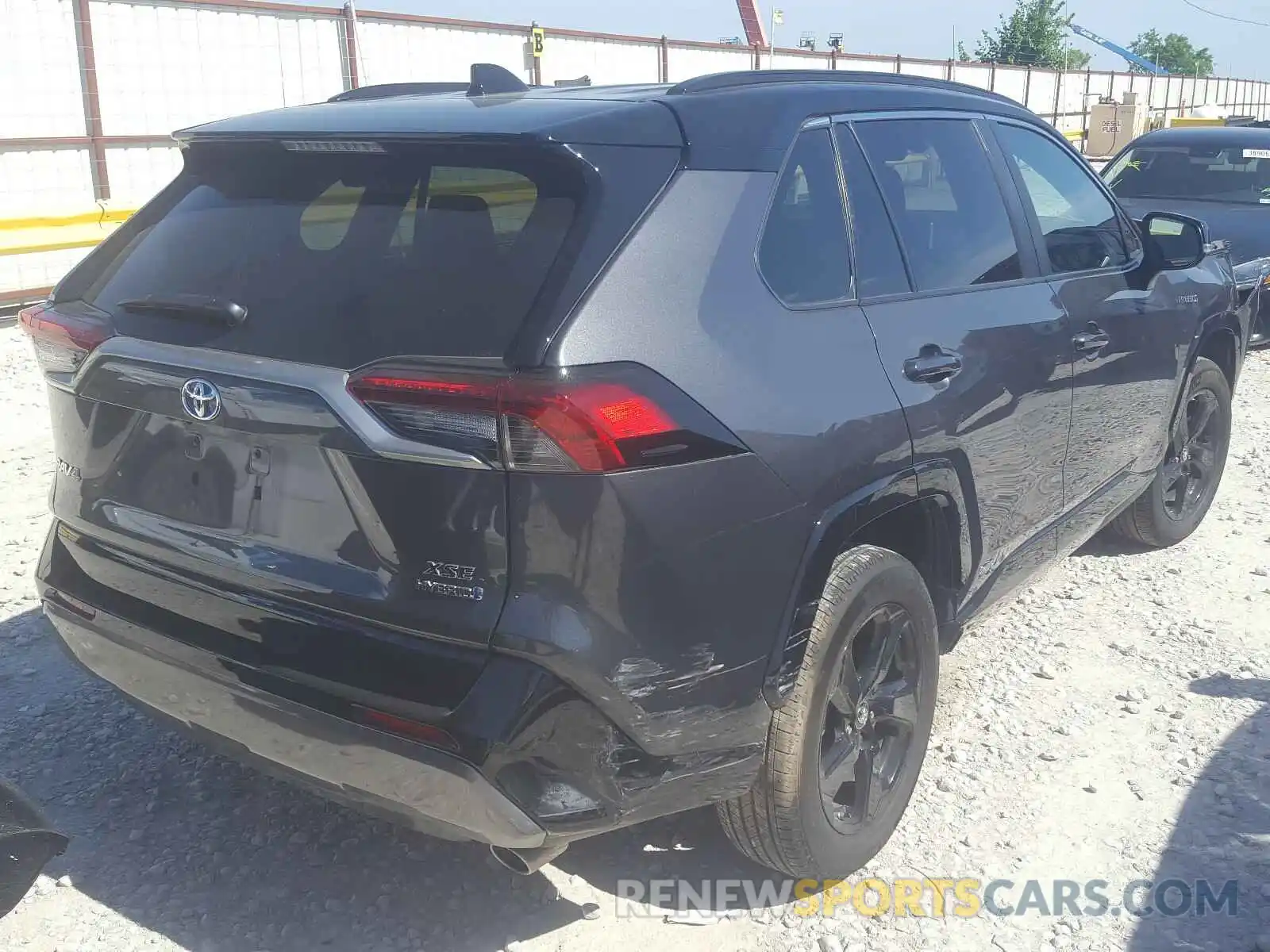 4 Photograph of a damaged car 2T3EWRFVXKW020590 TOYOTA RAV4 2019