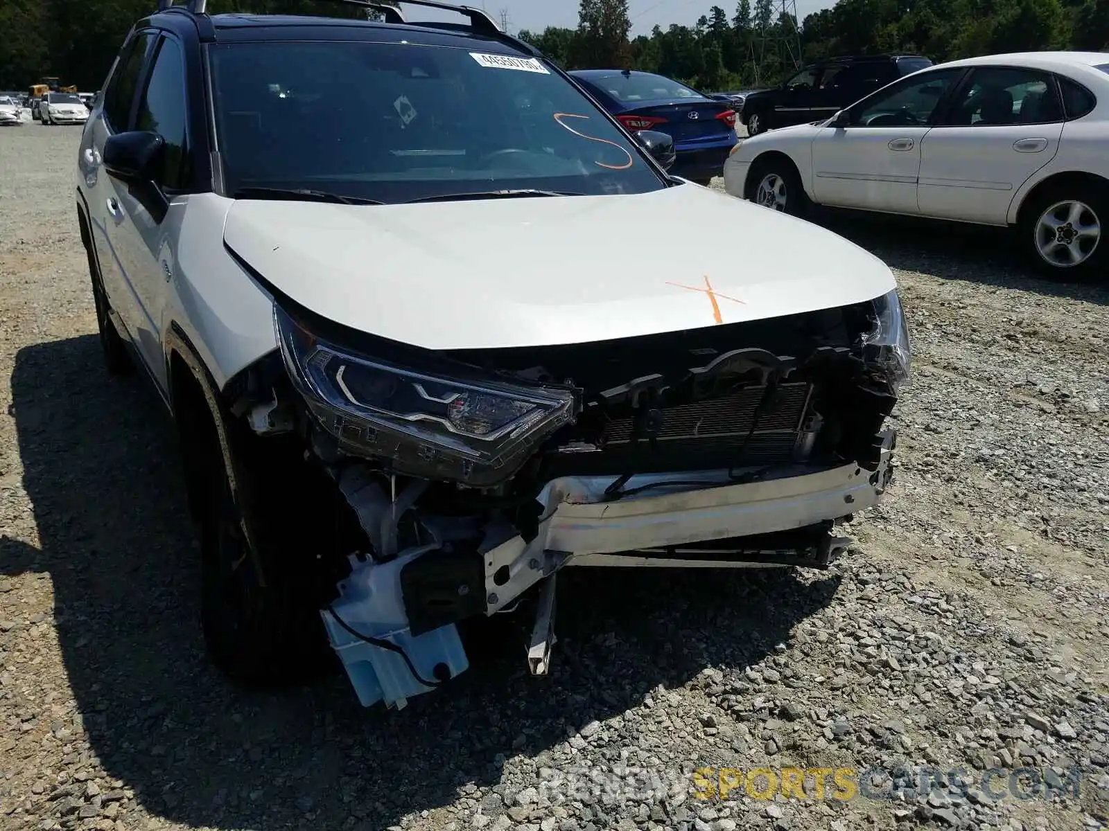 9 Photograph of a damaged car 2T3EWRFVXKW034795 TOYOTA RAV4 2019