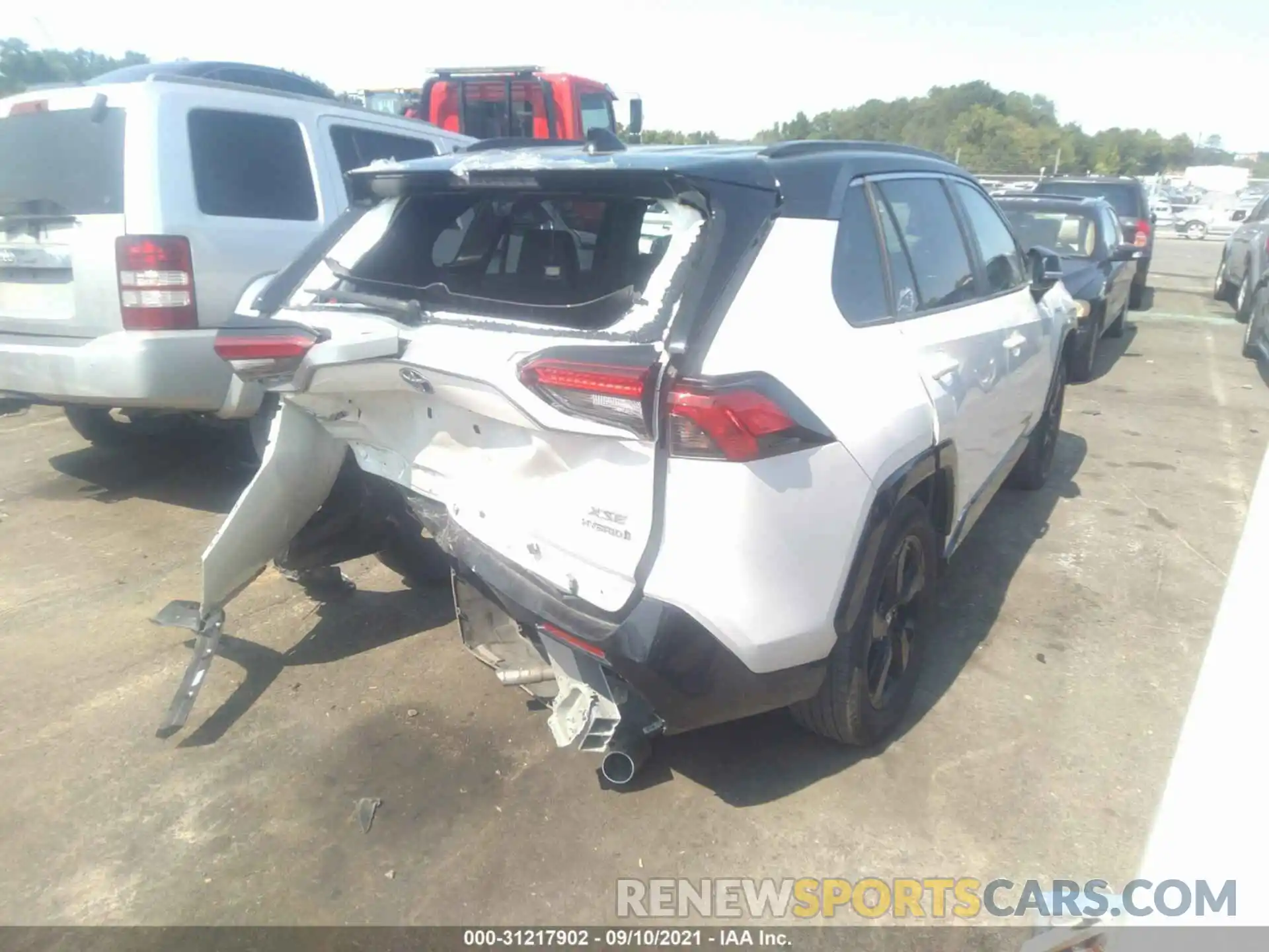 4 Photograph of a damaged car 2T3EWRFVXKW038474 TOYOTA RAV4 2019