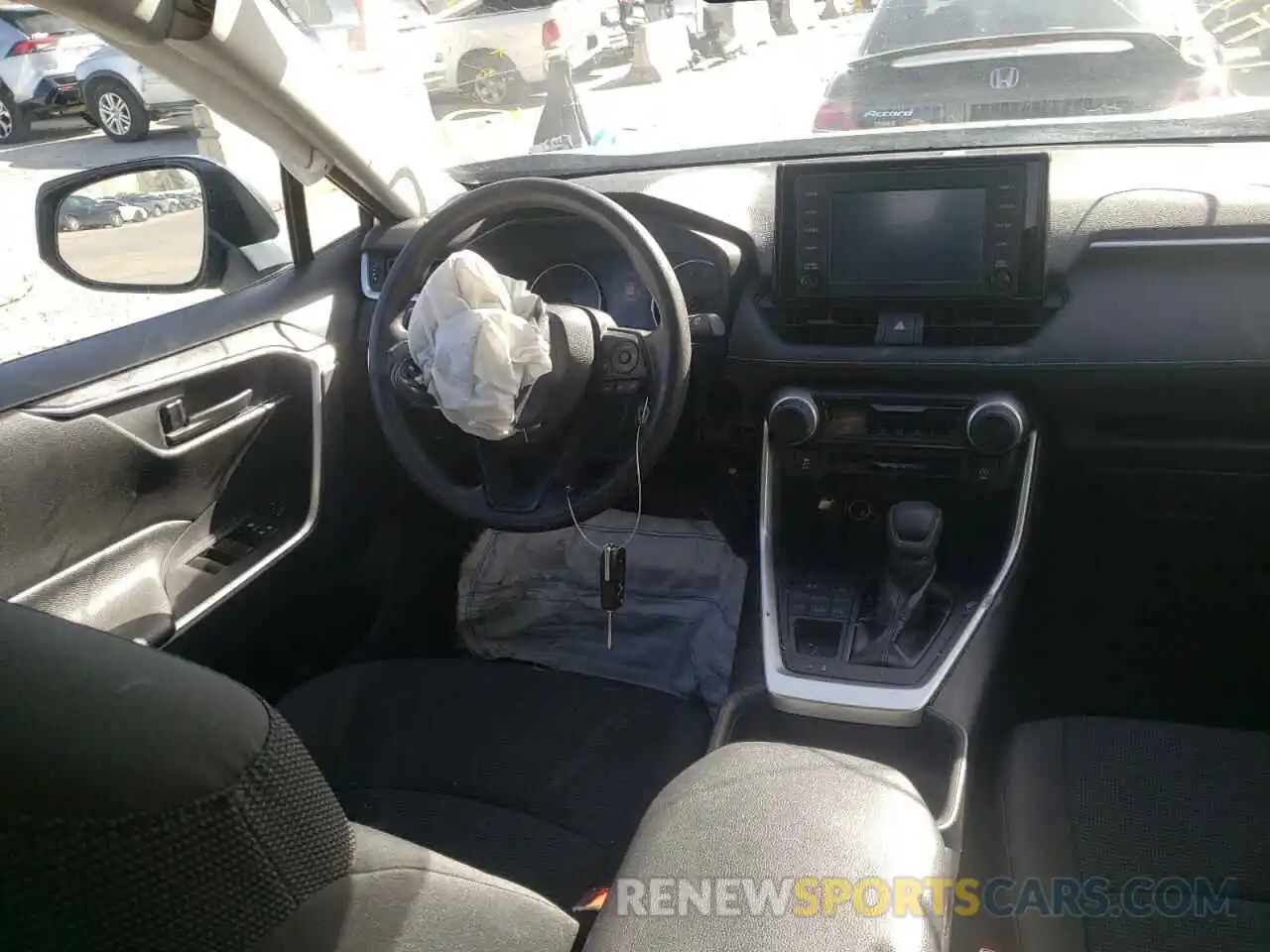 9 Photograph of a damaged car 2T3F1RFV0KC014060 TOYOTA RAV4 2019