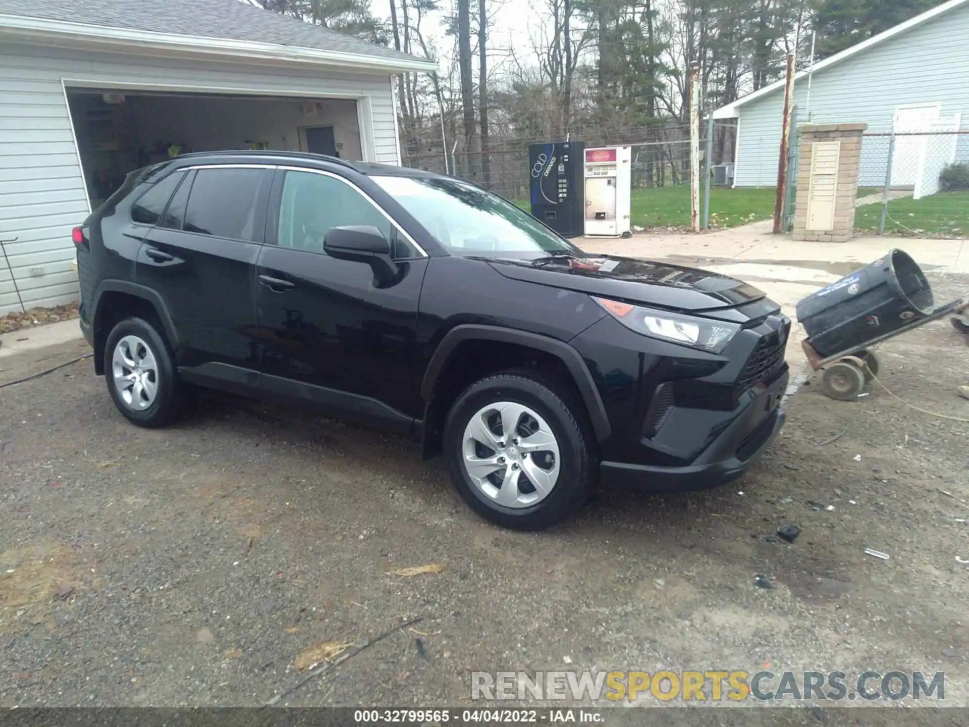 1 Photograph of a damaged car 2T3F1RFV0KC017878 TOYOTA RAV4 2019