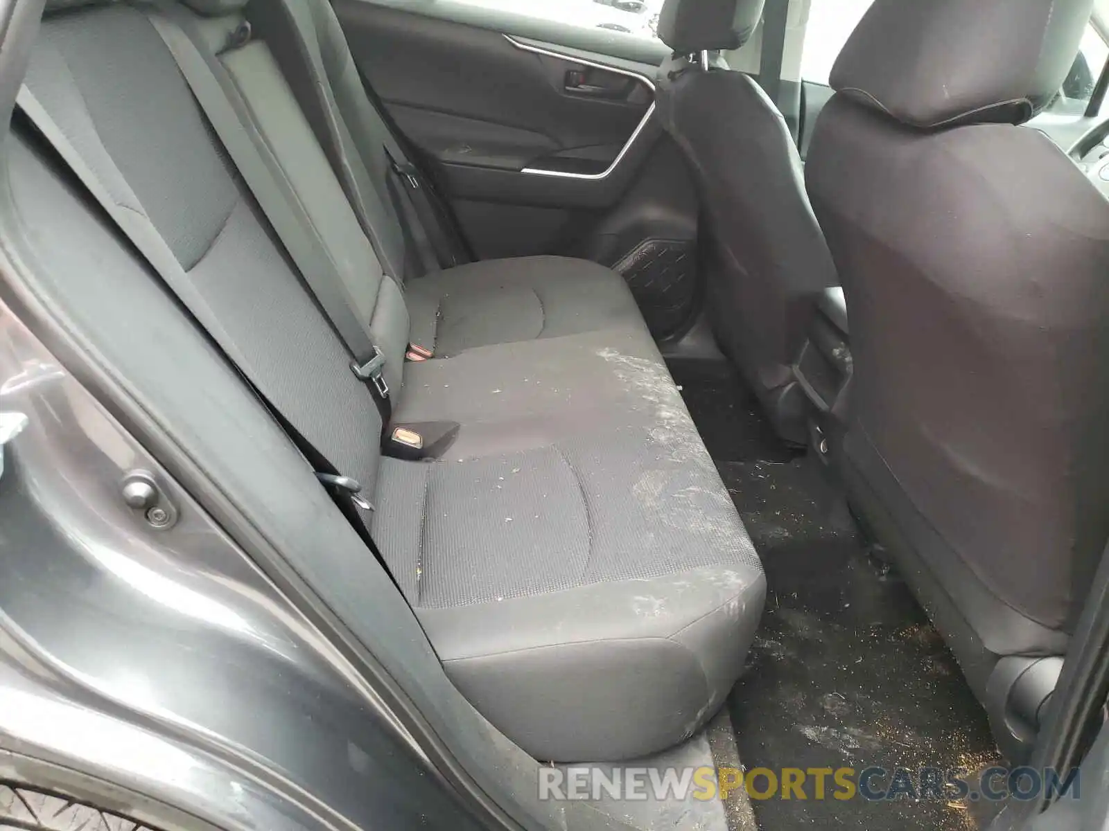 6 Photograph of a damaged car 2T3F1RFV0KC029156 TOYOTA RAV4 2019