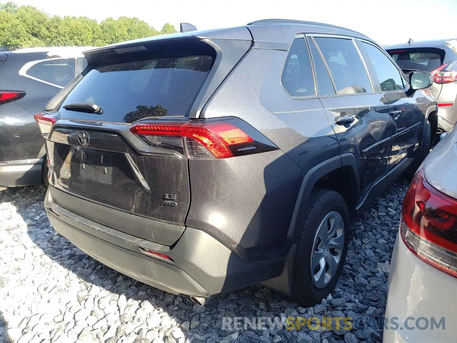 4 Photograph of a damaged car 2T3F1RFV0KC030601 TOYOTA RAV4 2019