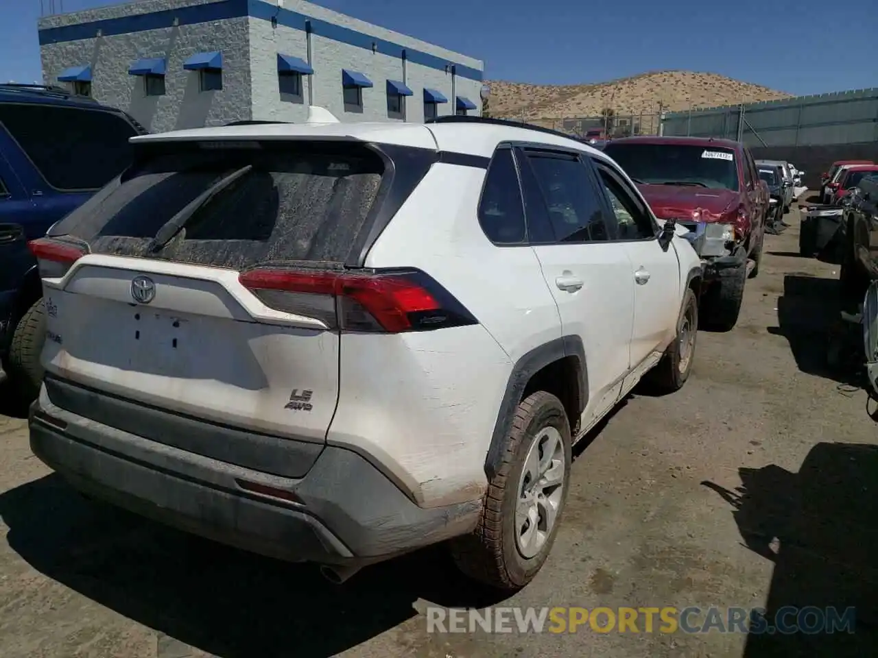 4 Photograph of a damaged car 2T3F1RFV0KC032106 TOYOTA RAV4 2019