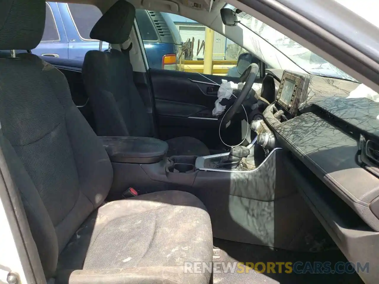 5 Photograph of a damaged car 2T3F1RFV0KC032106 TOYOTA RAV4 2019